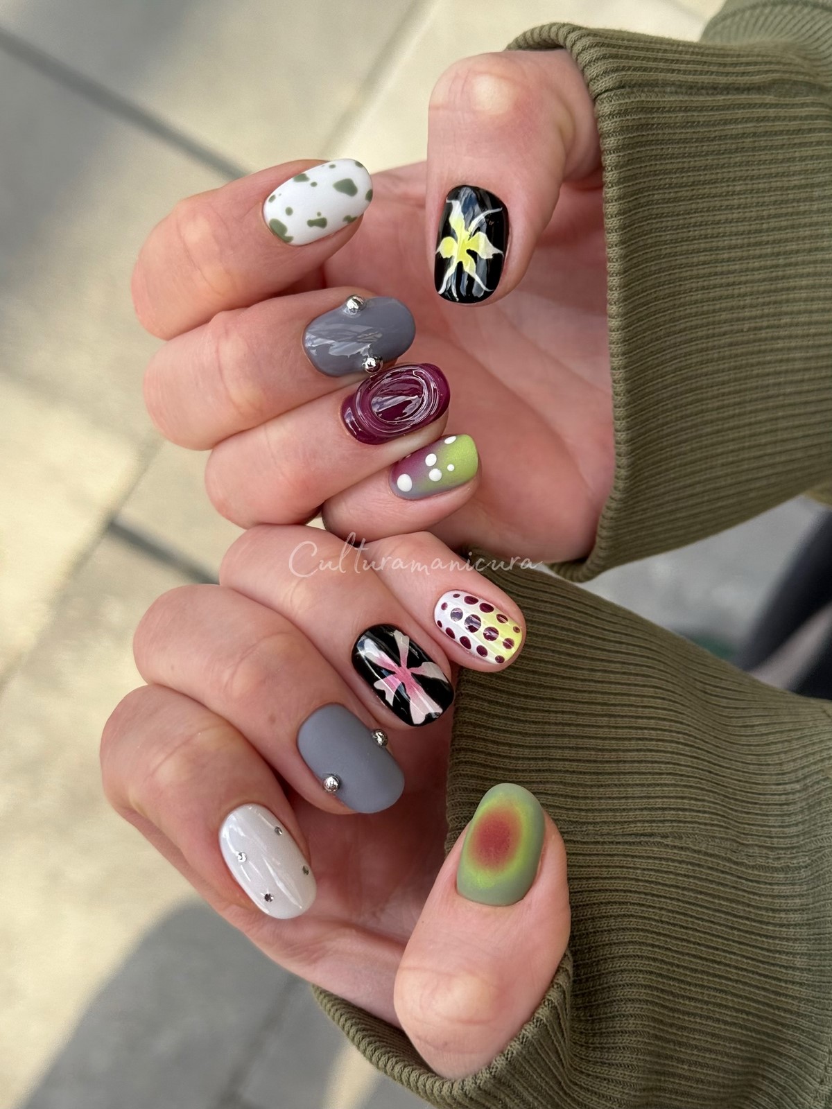 Дофаминовый маникюр весной 2026: взрыв цвета на ваших ногтях