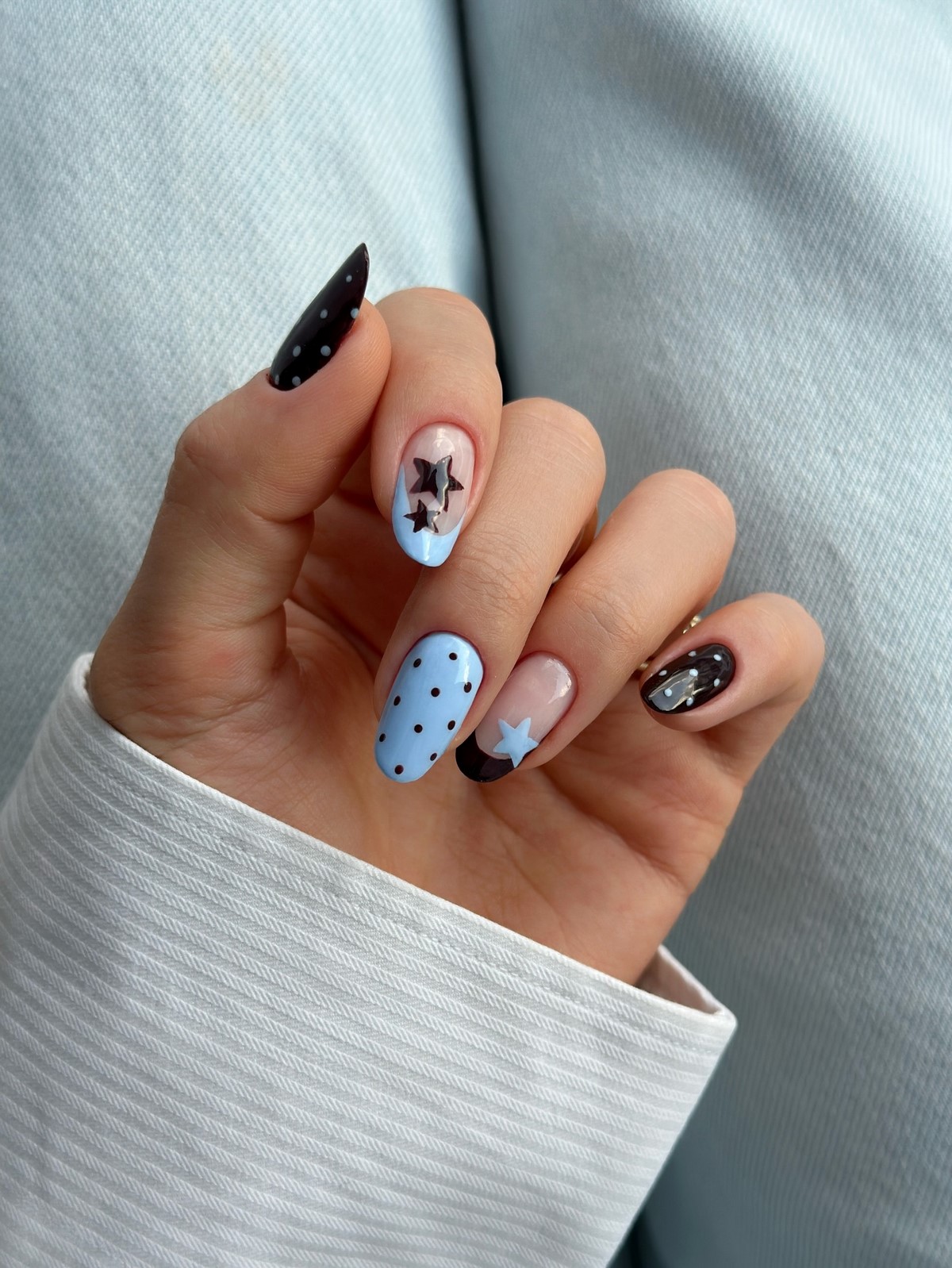 Голубой маникюр весна 2026: самый заметный тренд сезона