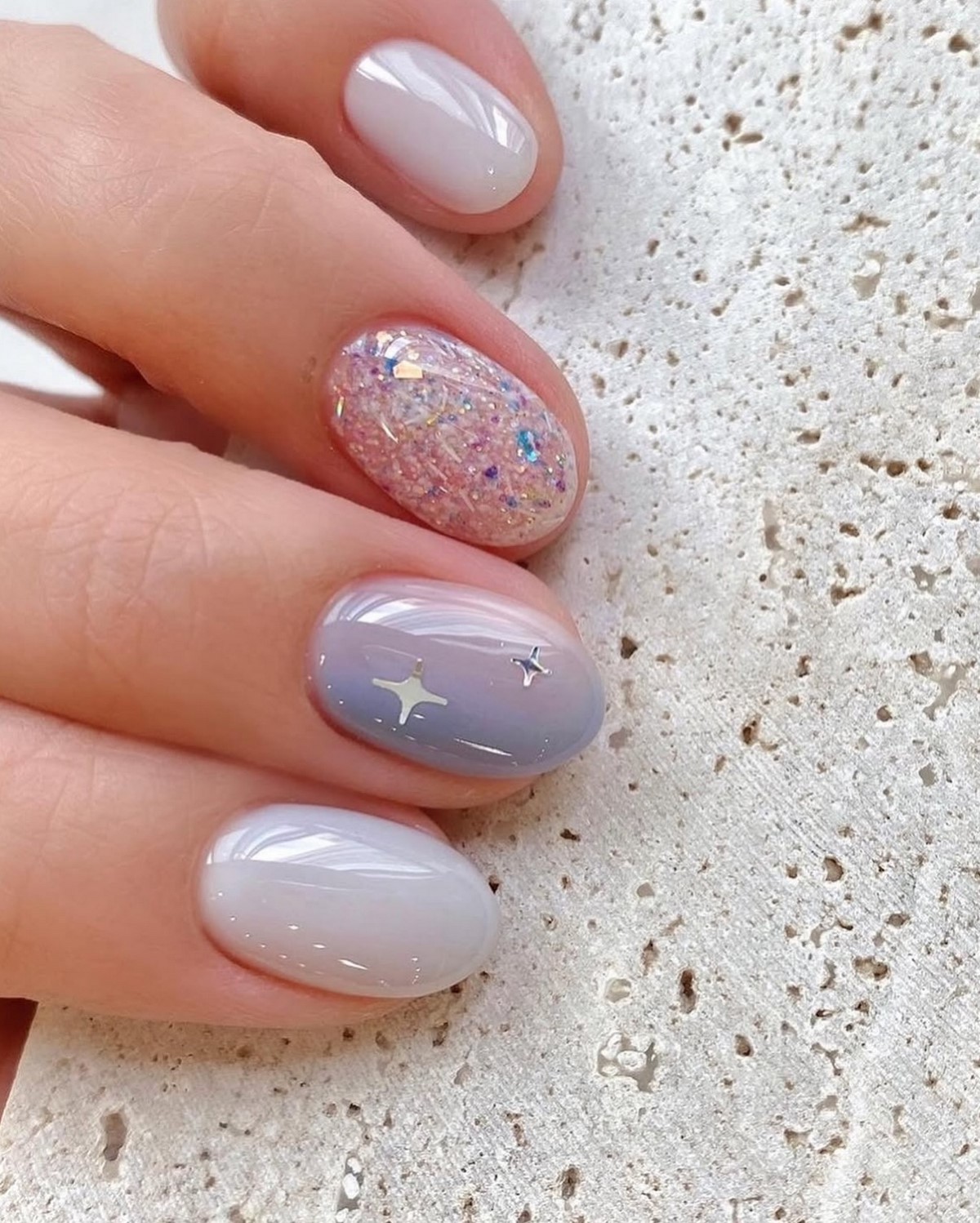 Голубой маникюр весна 2026: самый заметный тренд сезона