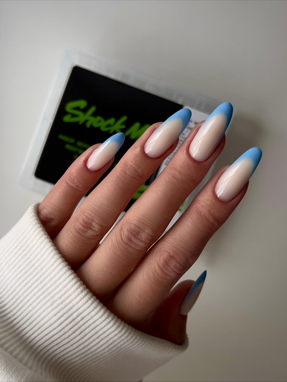 Голубой маникюр весна 2026: самый заметный тренд сезона