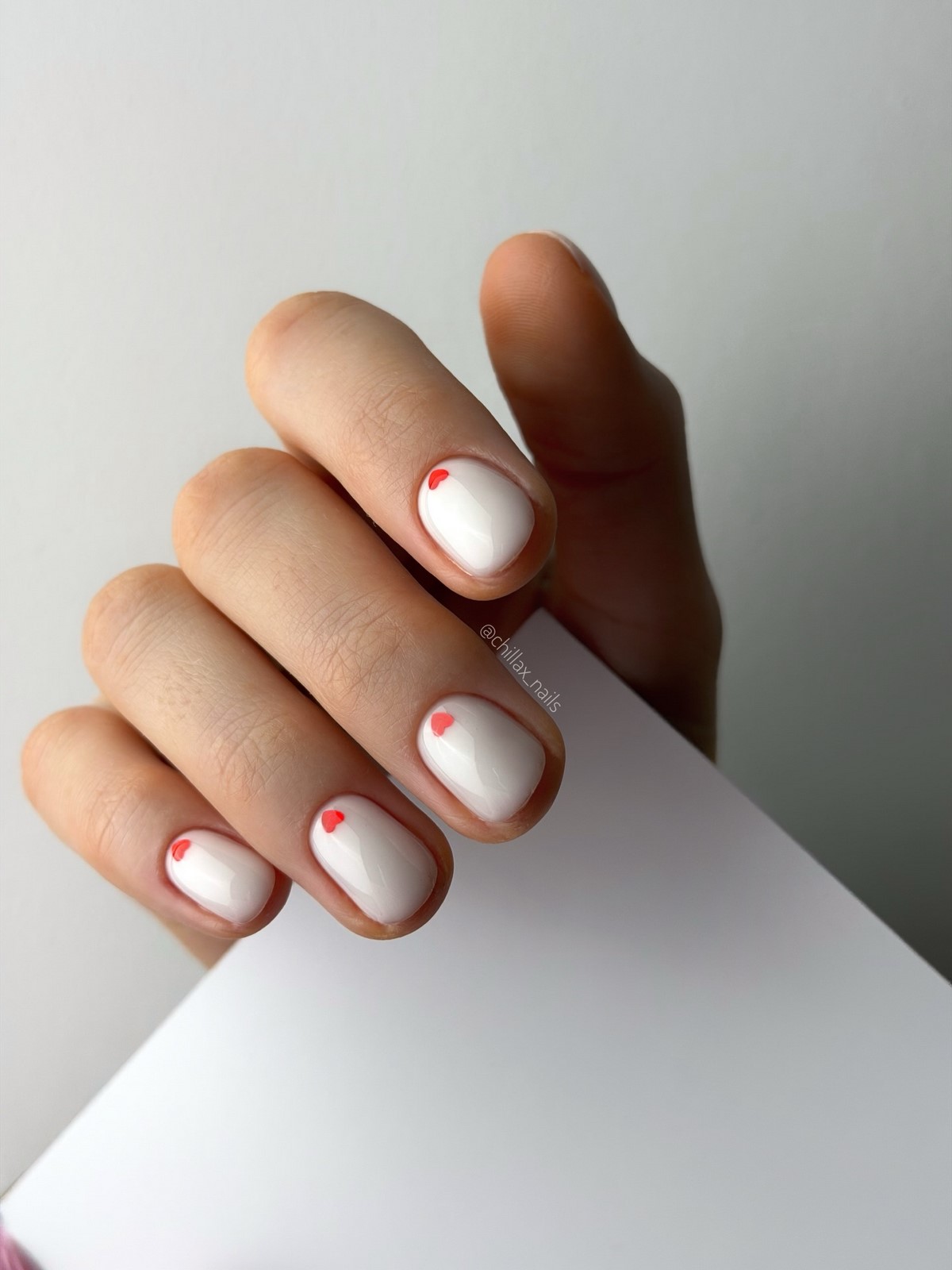 Короткие ногти на апрель: дорогие и аккуратные цвета