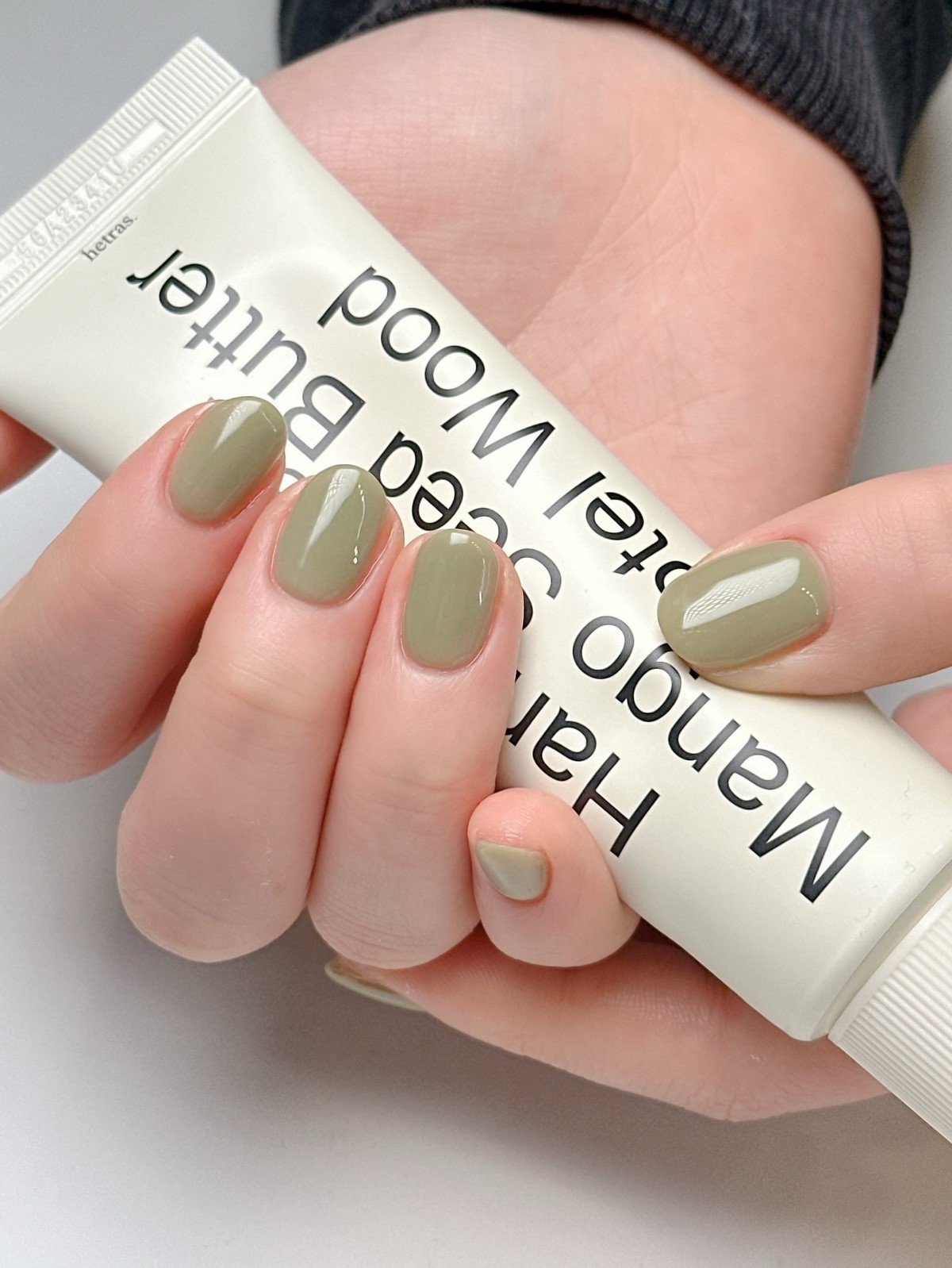 Короткие ногти на апрель: дорогие и аккуратные цвета