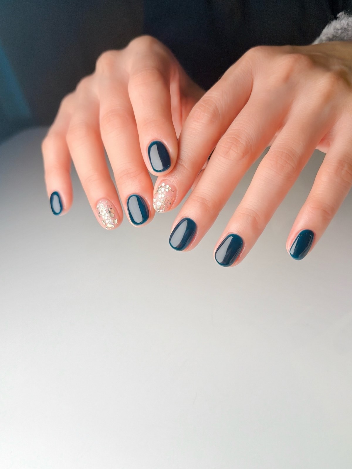 Короткие ногти на апрель: дорогие и аккуратные цвета