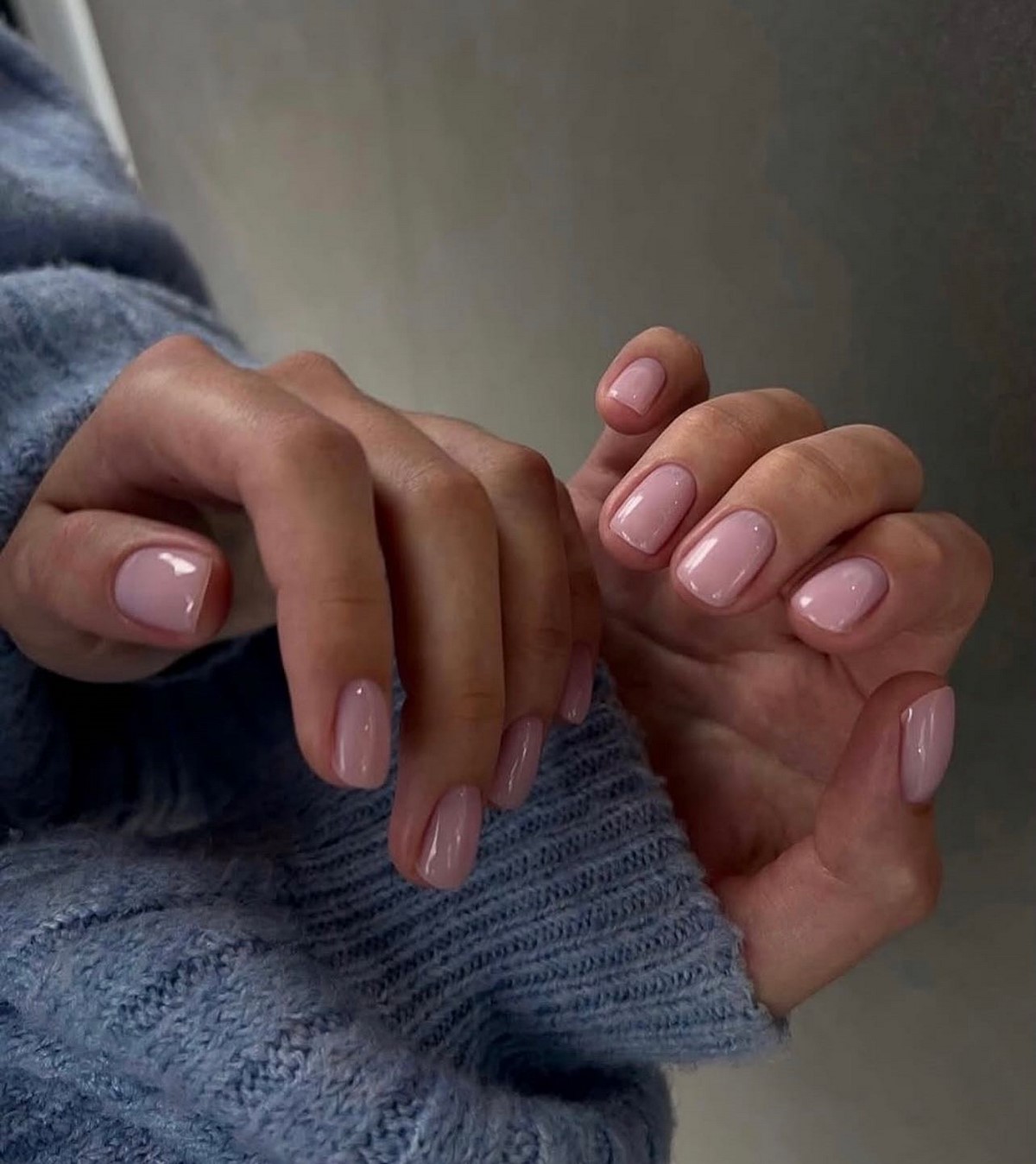 Короткие ногти на апрель: дорогие и аккуратные цвета