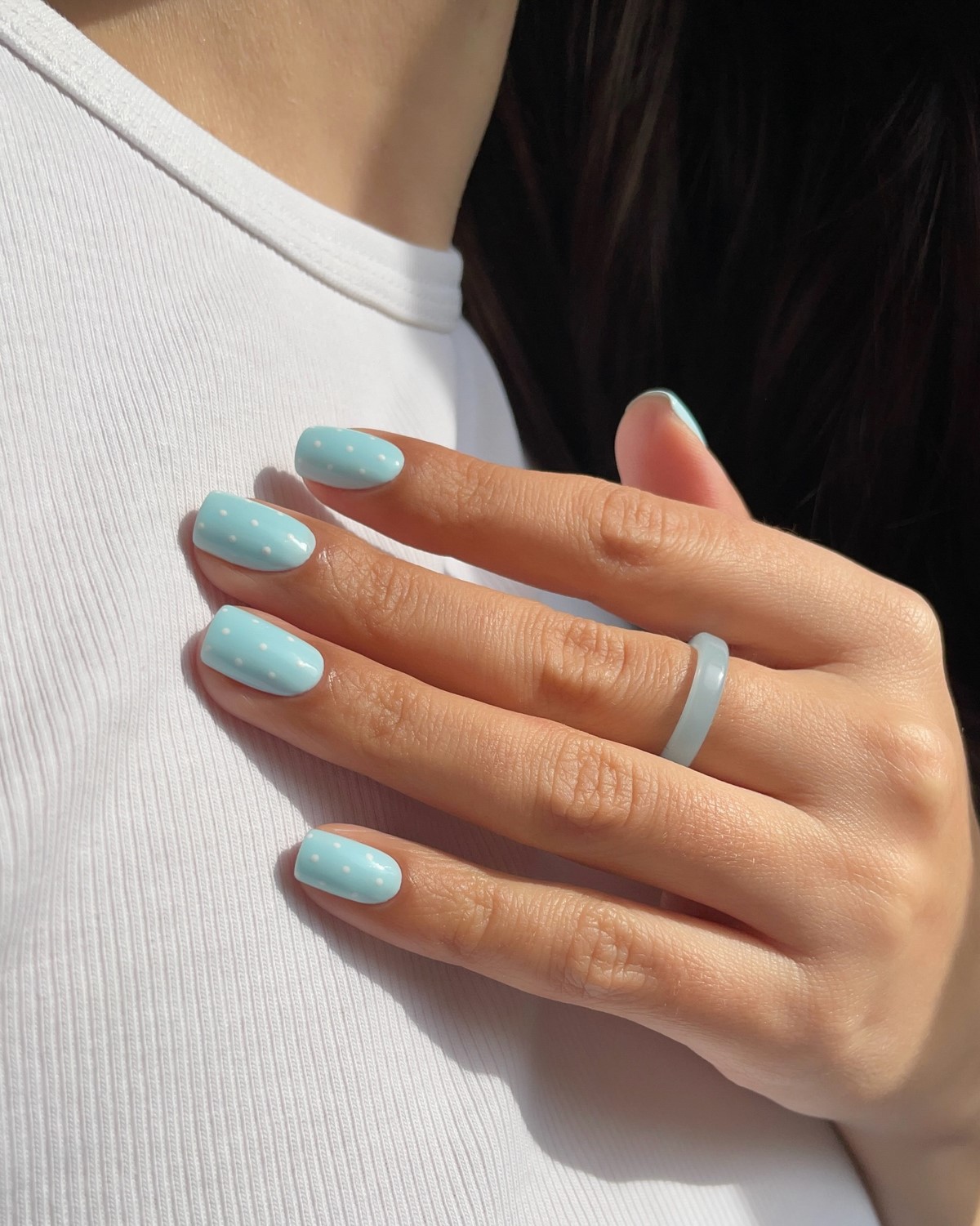 Короткие ногти на апрель: дорогие и аккуратные цвета