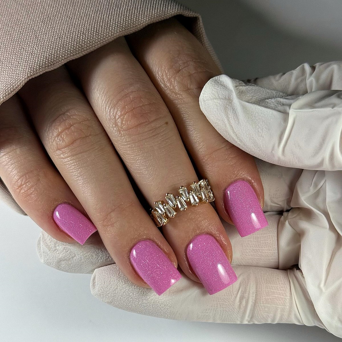 Короткие ногти на апрель: дорогие и аккуратные цвета