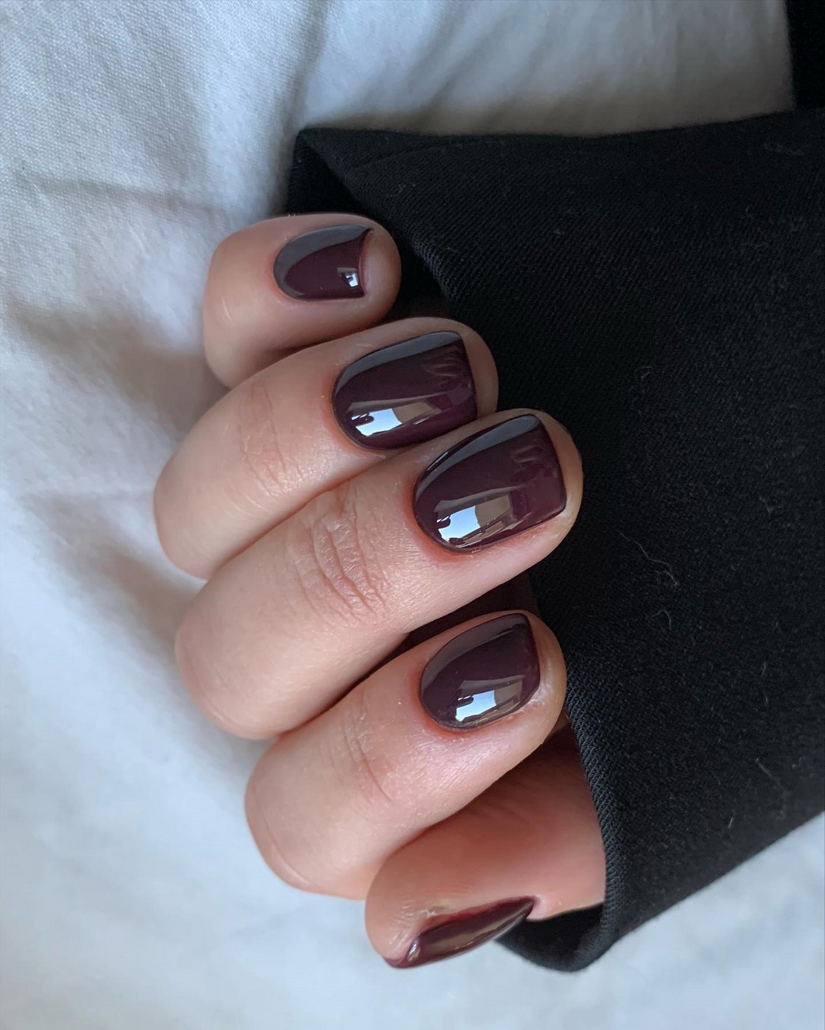 Короткие ногти на апрель: дорогие и аккуратные цвета