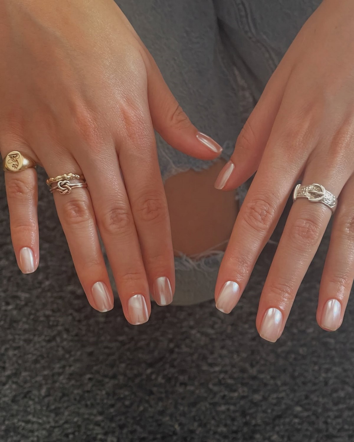 Маникюр апрель 2026: 7 оттенков, которые диктуют стиль