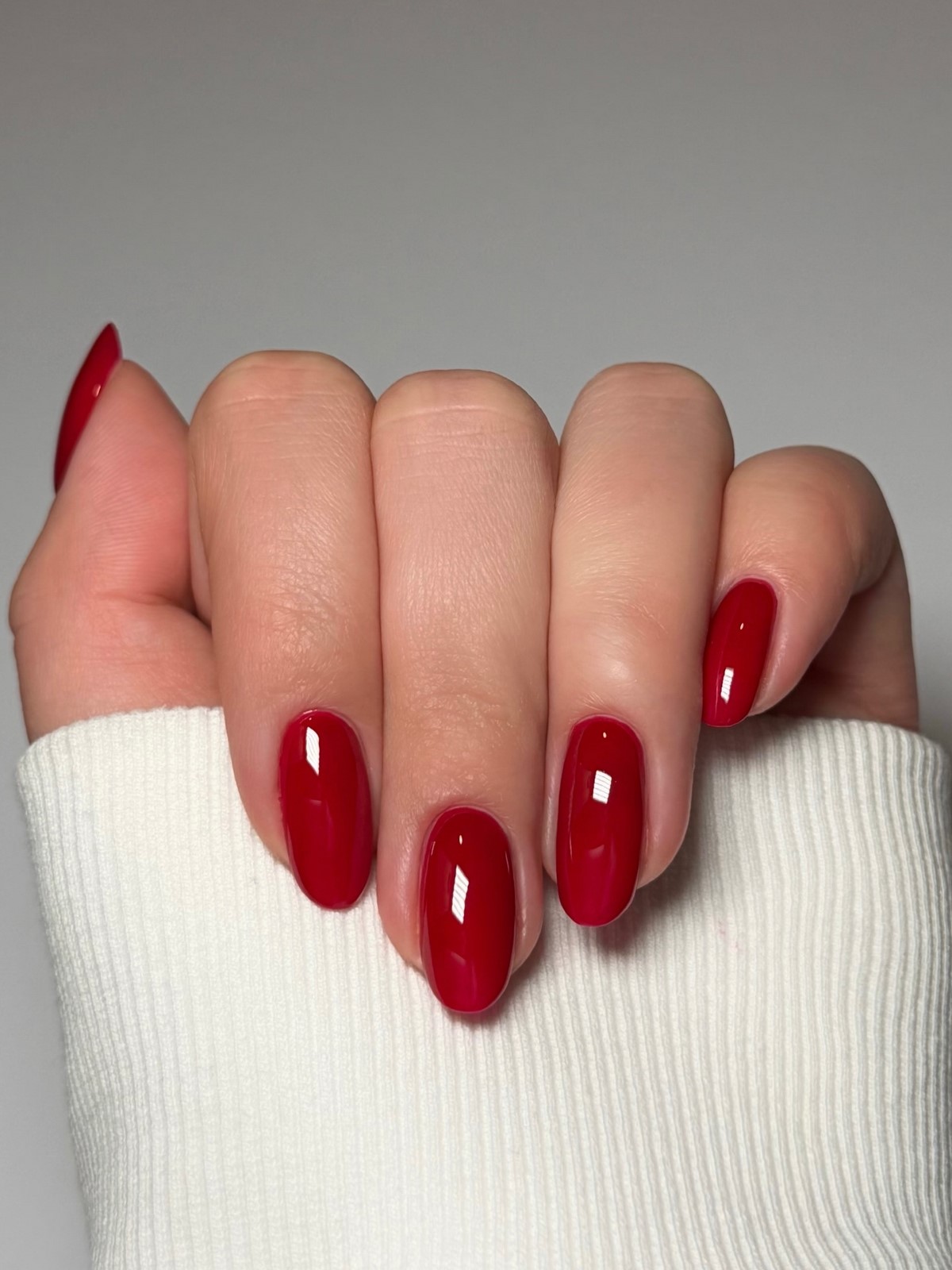 Маникюр апрель 2026: 7 оттенков, которые диктуют стиль