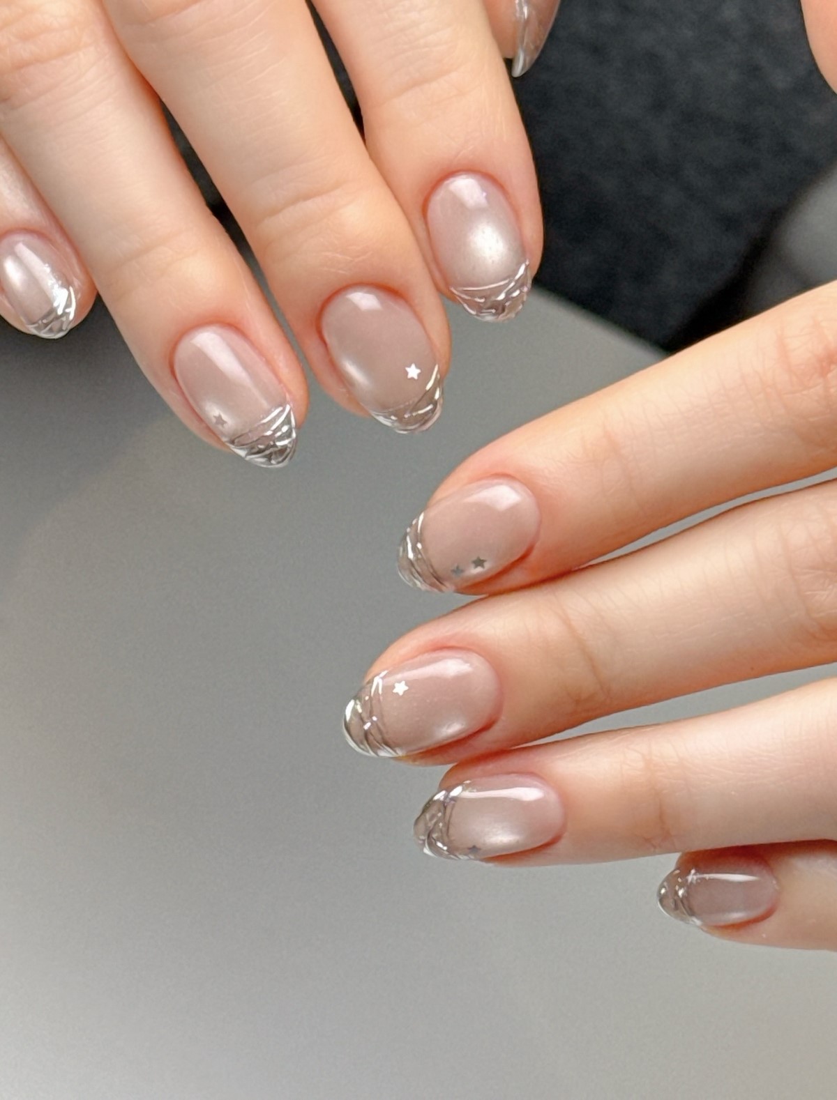 Кошачий глаз на ногтях: 5 оттенков, которые в тренде