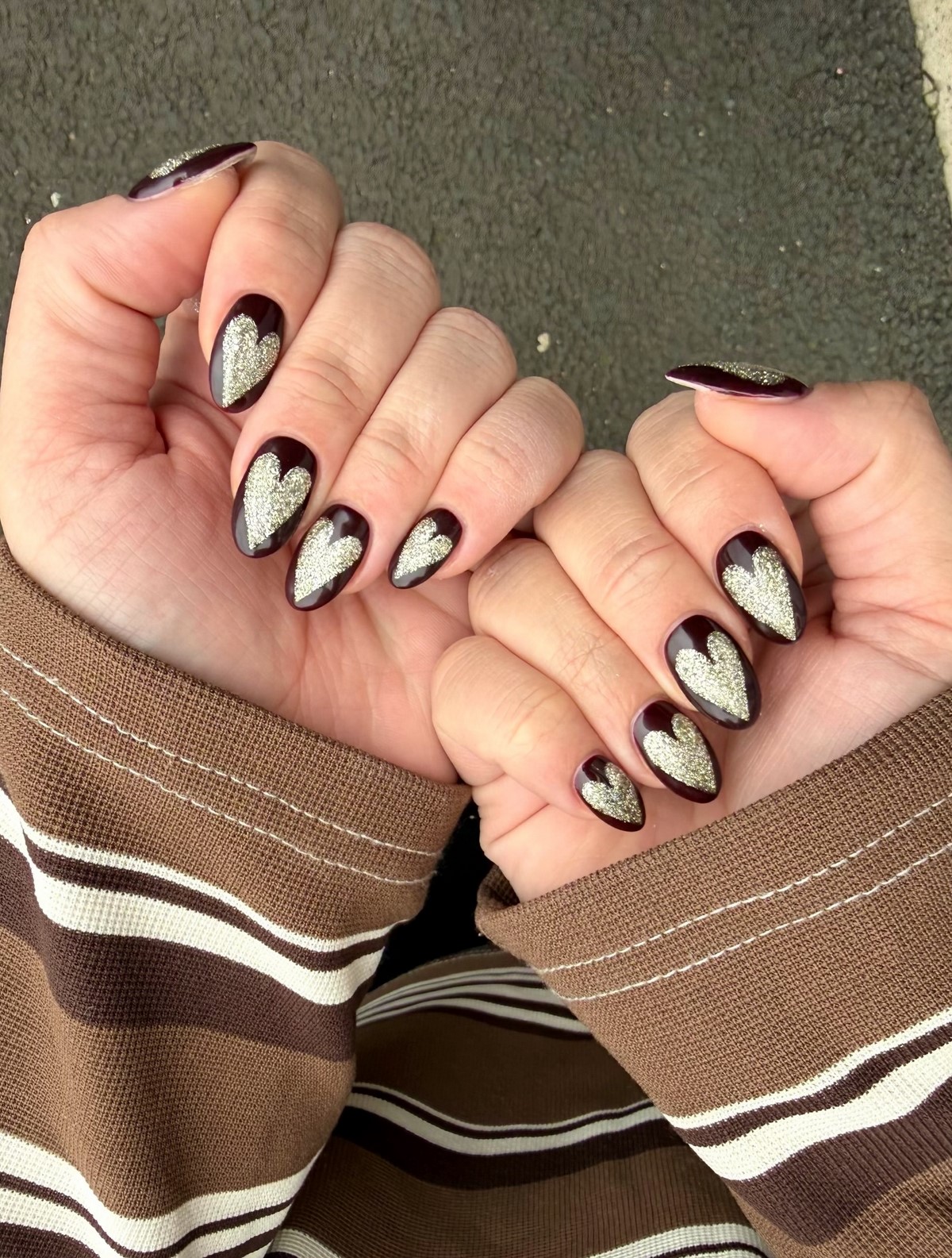 Кошачий глаз на ногтях: 5 оттенков, которые в тренде