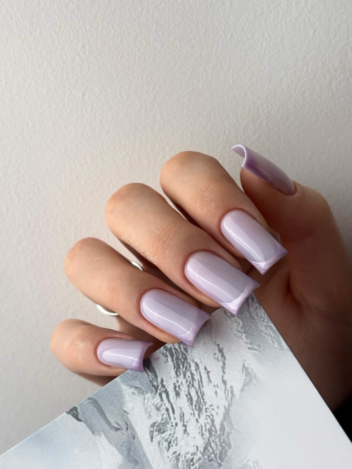 Кошачий глаз на ногтях: 5 оттенков, которые в тренде