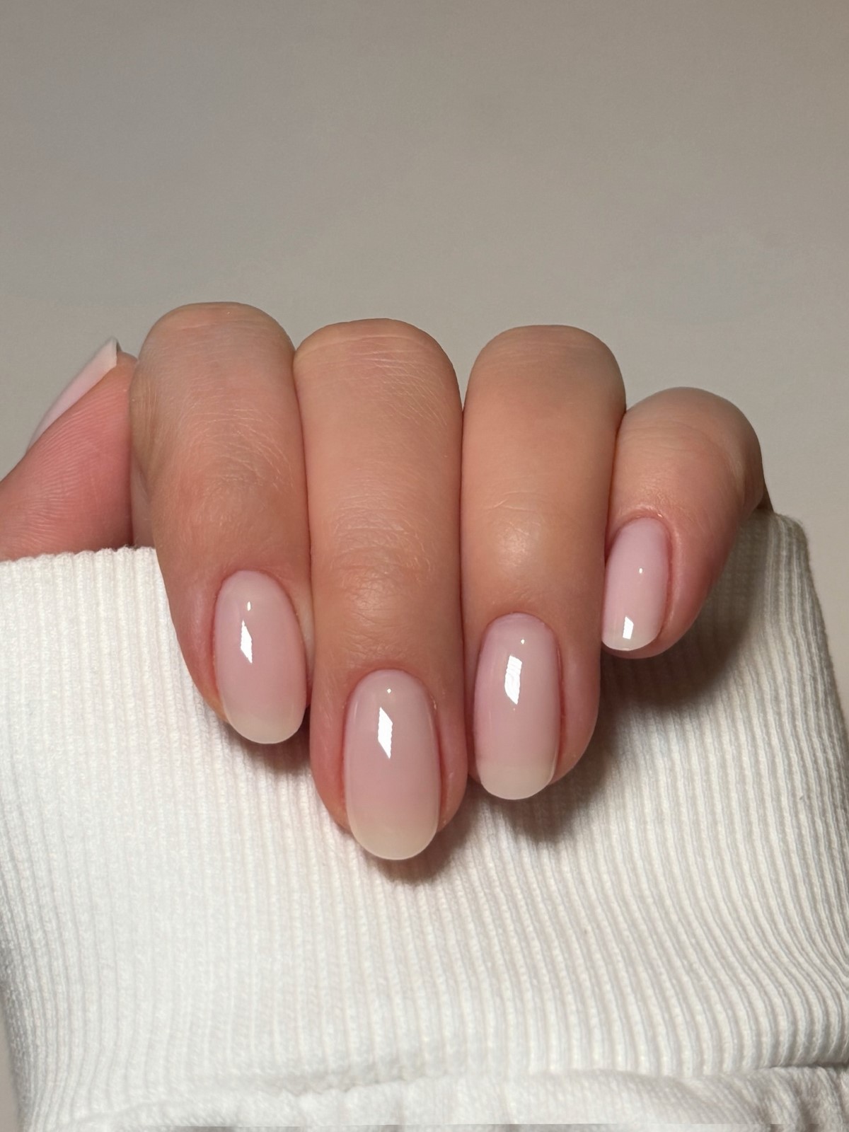 Маникюр без дизайна: главный признак дорогого образа