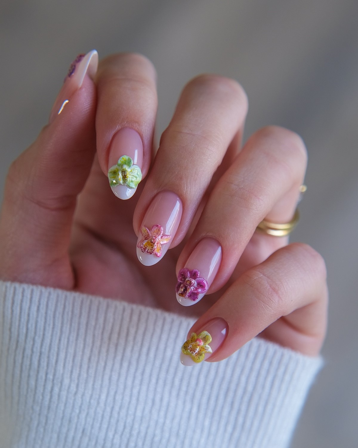 Маникюр на май 2026: оттенки, которые уже меняют тренды