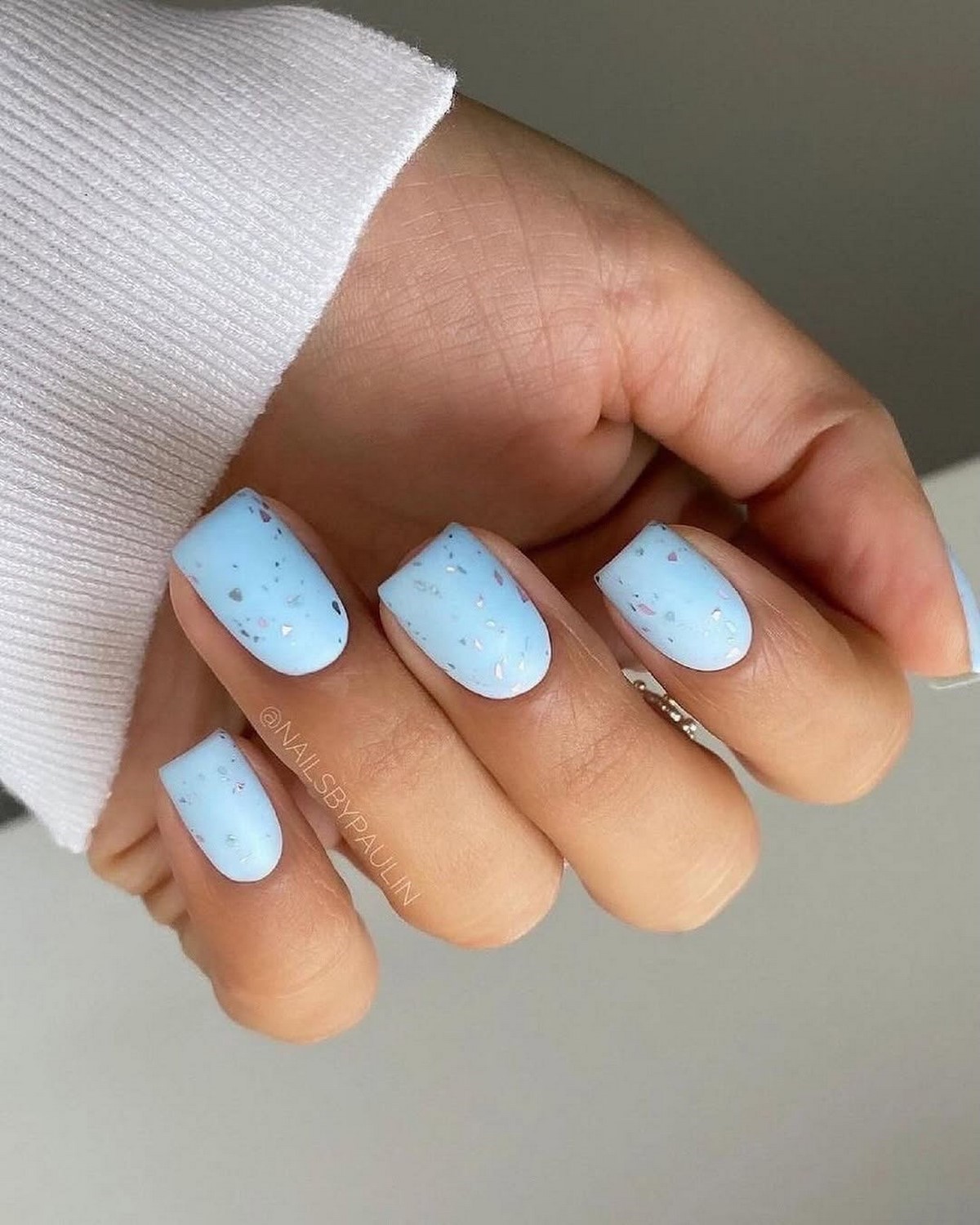 Маникюр на короткие ногти: новые формы апреля, которые меняют все