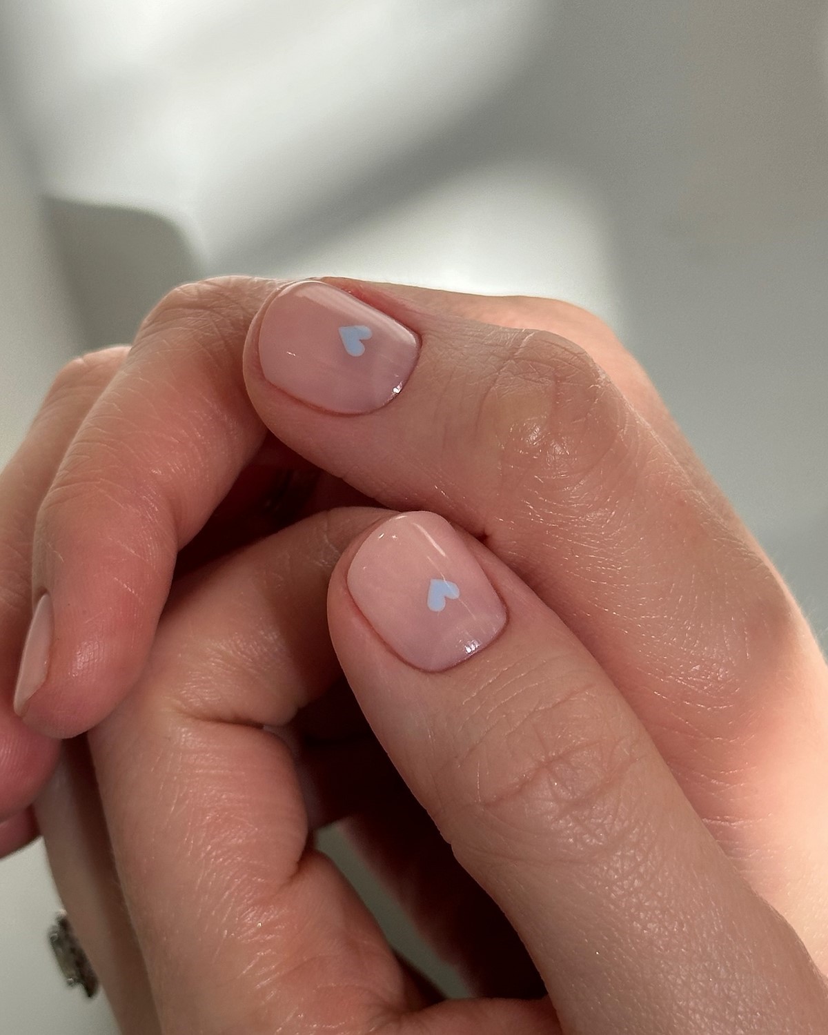 Маникюр на короткие ногти: новые формы апреля, которые меняют все