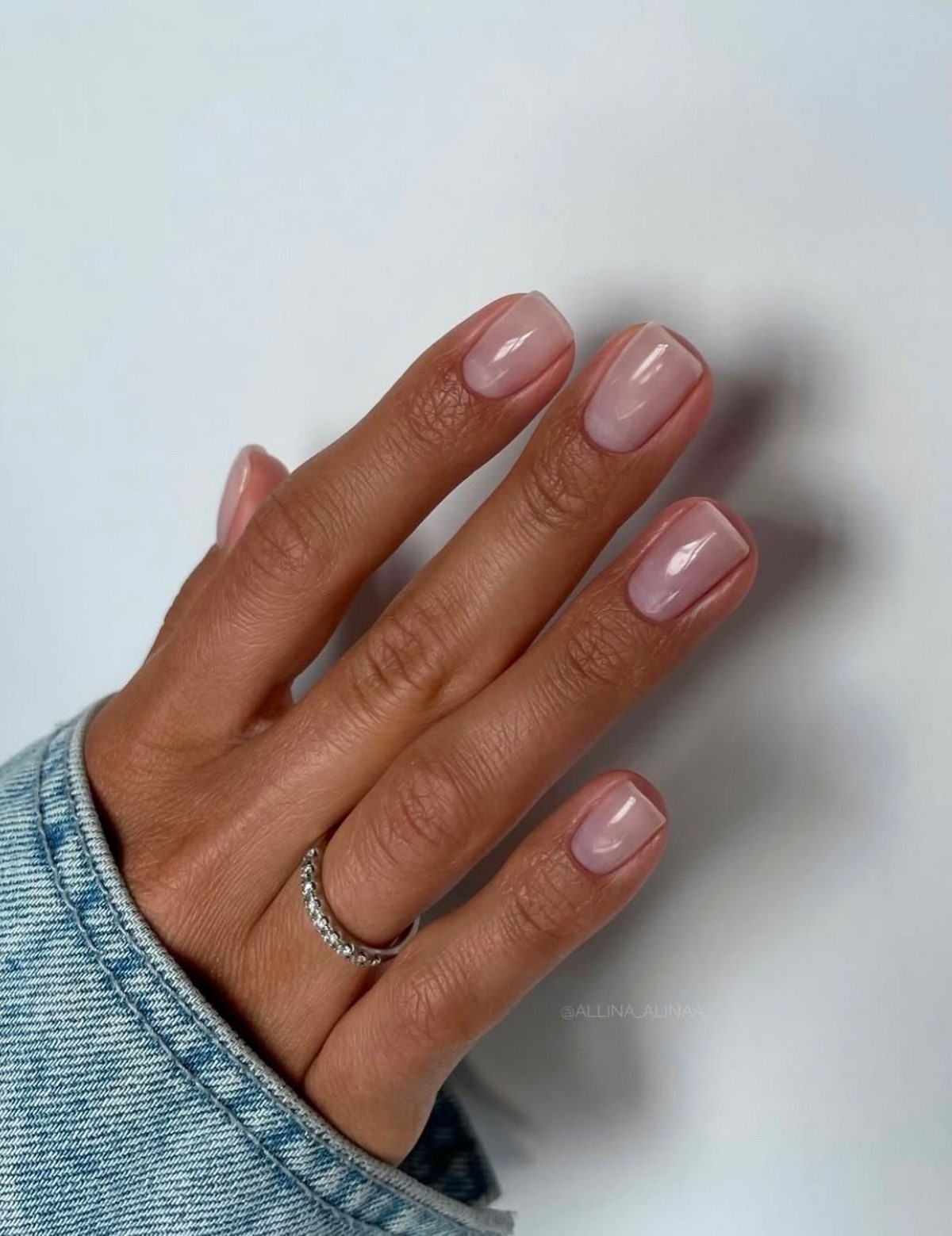 Маникюр на короткие ногти: новые формы апреля, которые меняют все