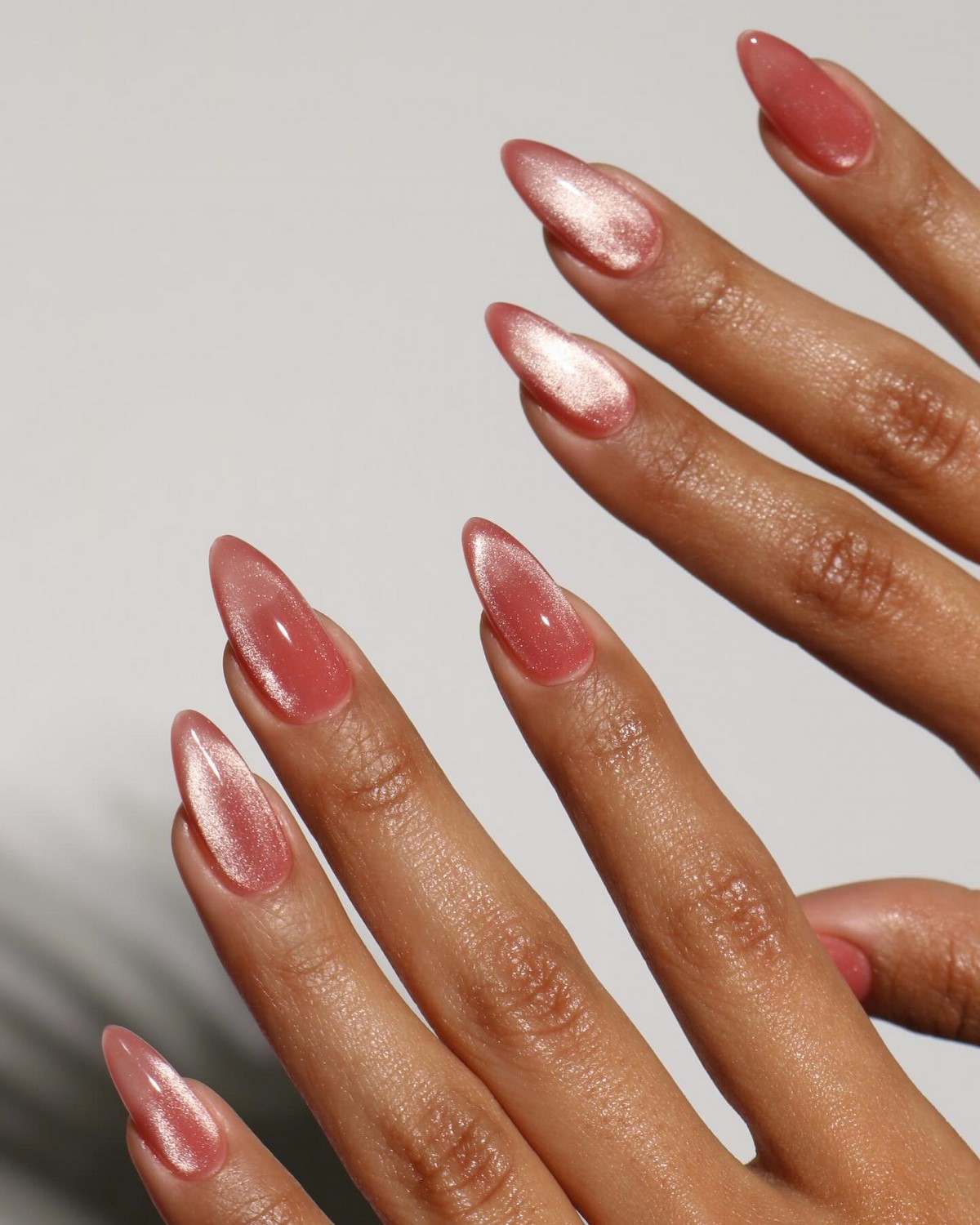 Ледяной маникюр: самый изысканный тренд этой весны