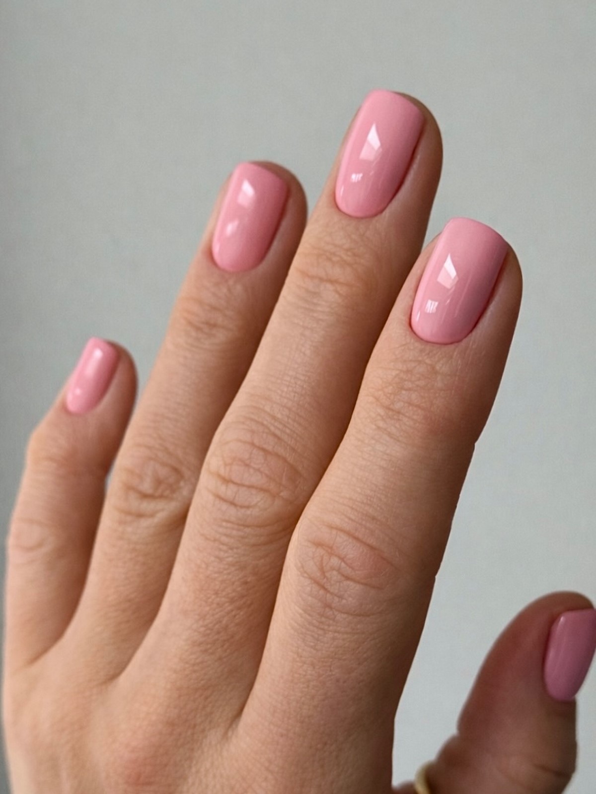 Маникюр с росой: блеск, который не отпускает взгляд