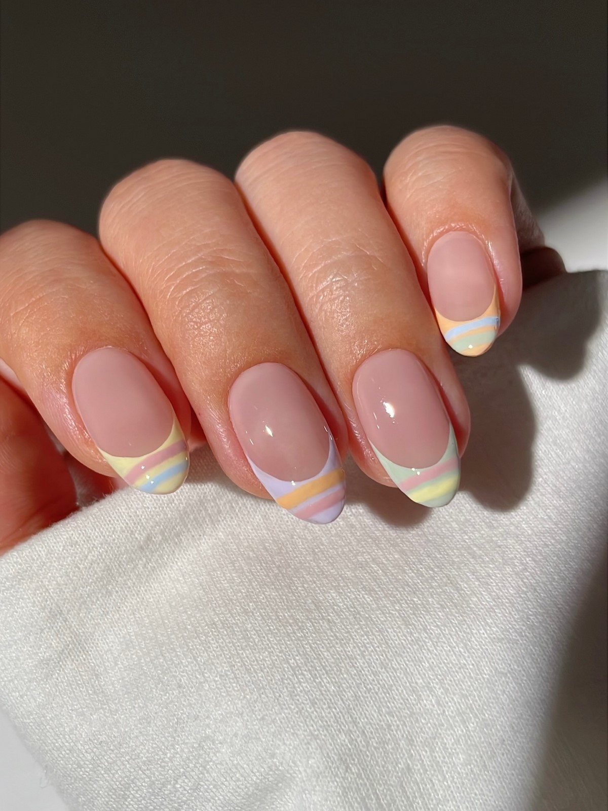 Маникюр с росой: блеск, который не отпускает взгляд