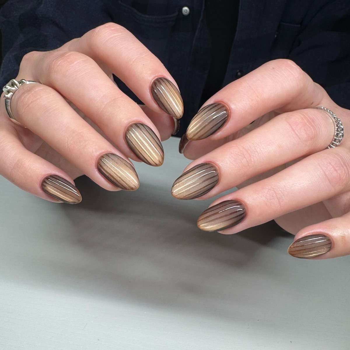 Маникюр с эффектом стекла: секрет дорогого вида