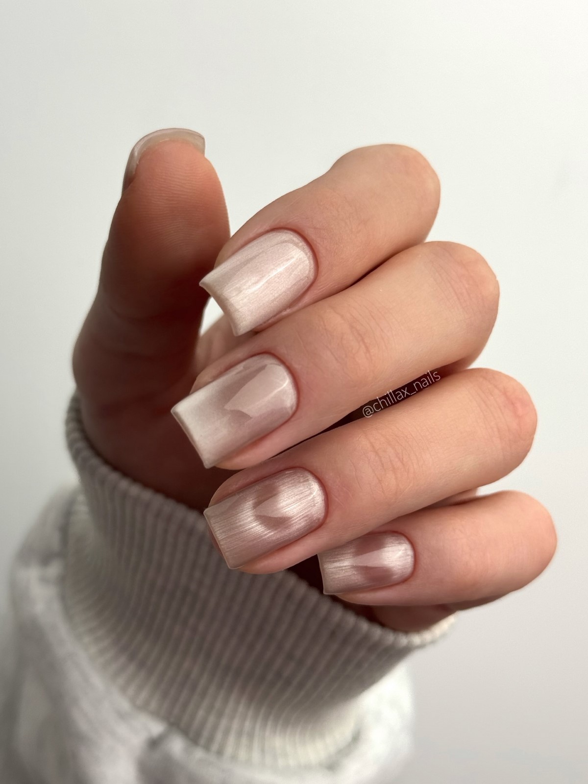 Маникюр с эффектом стекла: секрет дорогого вида