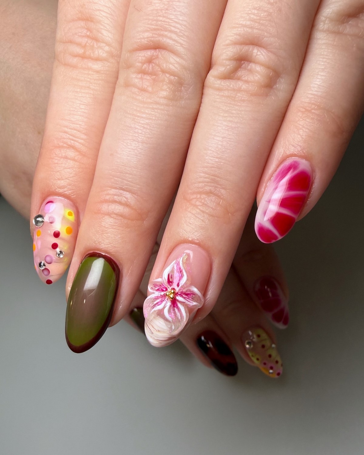 Желейный маникюр: секрет прозрачности, которая стоит дорого