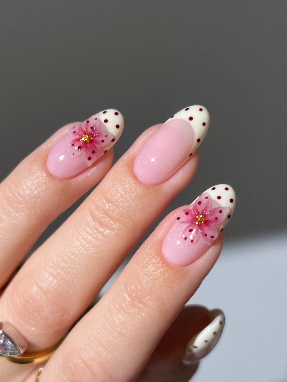 Желейный маникюр: секрет прозрачности, которая стоит дорого