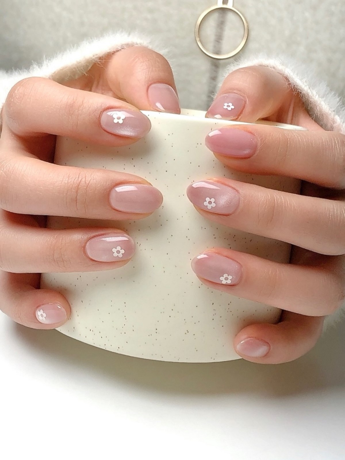 Желейный маникюр: секрет прозрачности, которая стоит дорого