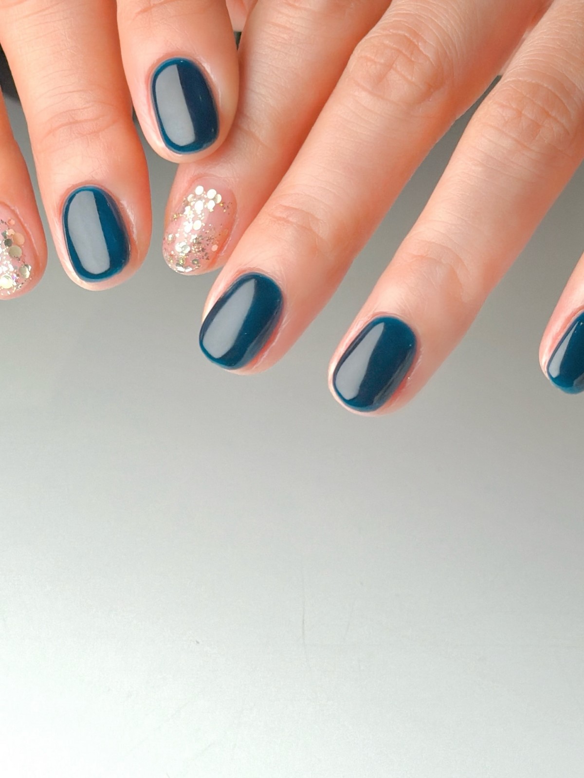 Желейный маникюр: секрет прозрачности, которая стоит дорого