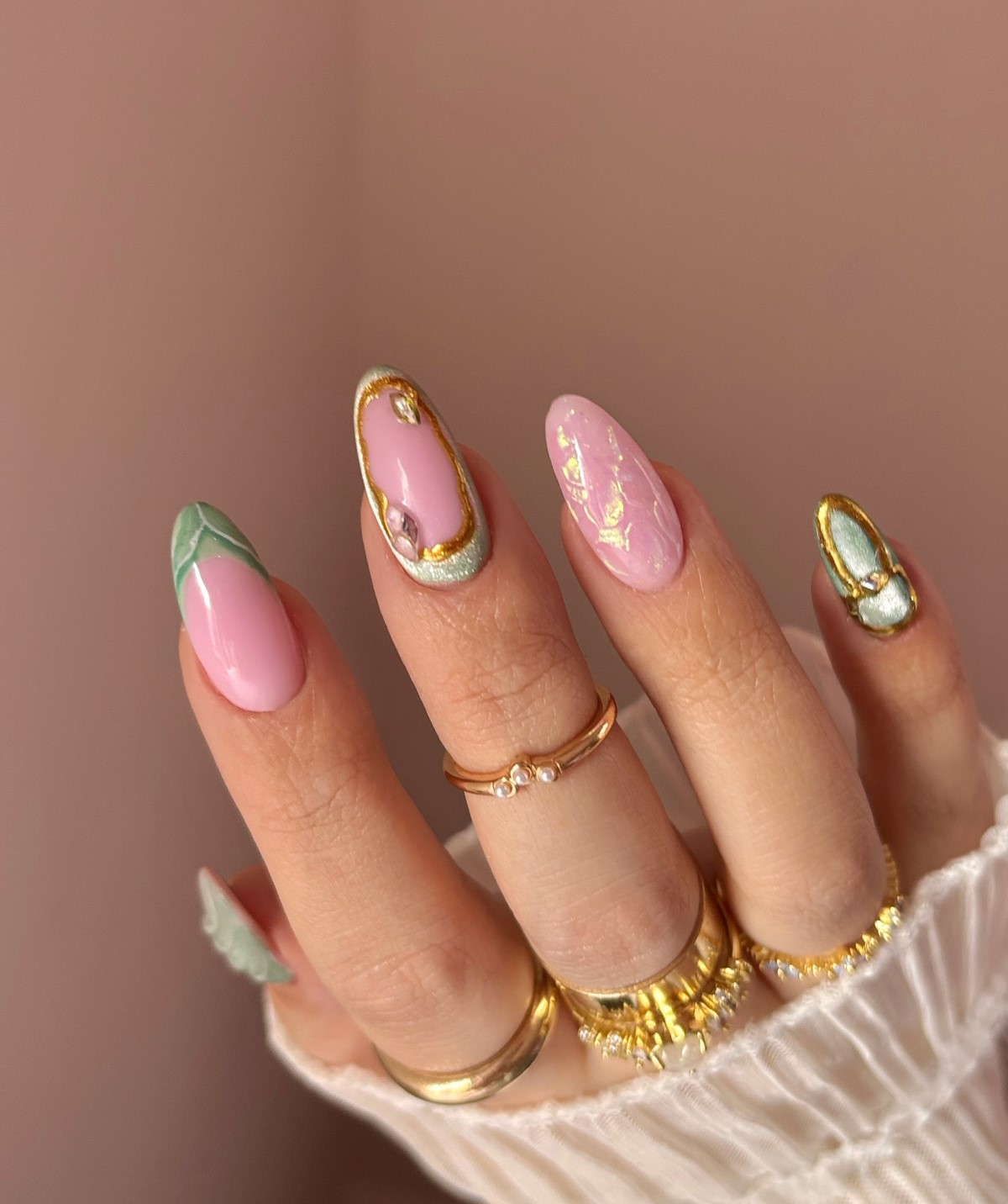 Желейный маникюр: секрет прозрачности, которая стоит дорого