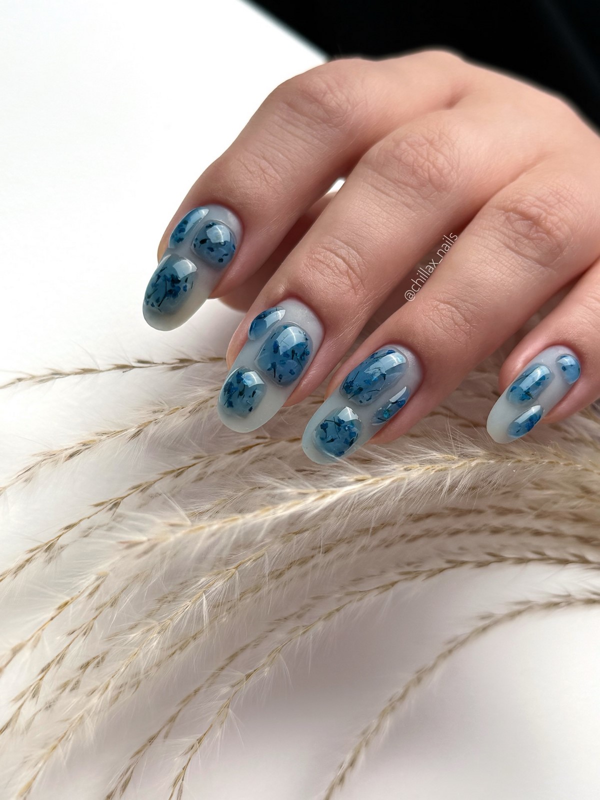 Желейный маникюр: секрет прозрачности, которая стоит дорого