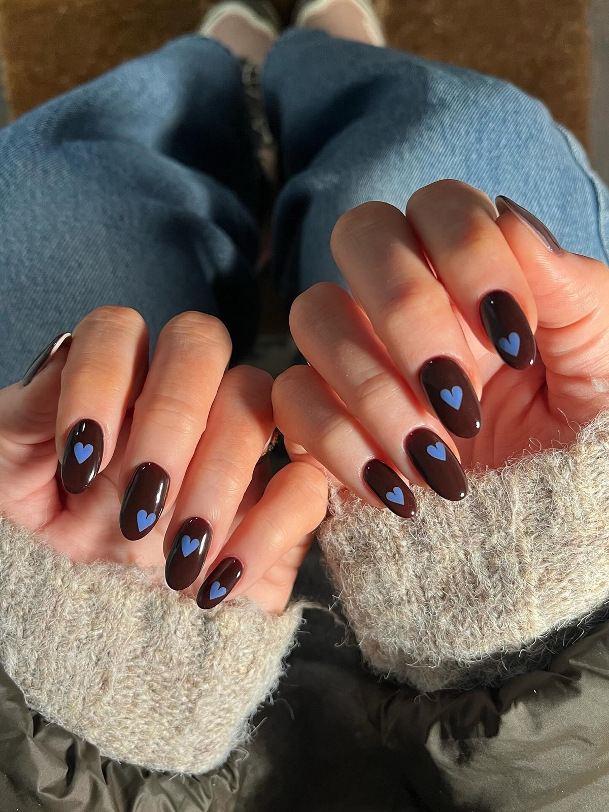 Маникюр с маленьким сердцем: нежный акцент, который заметили все