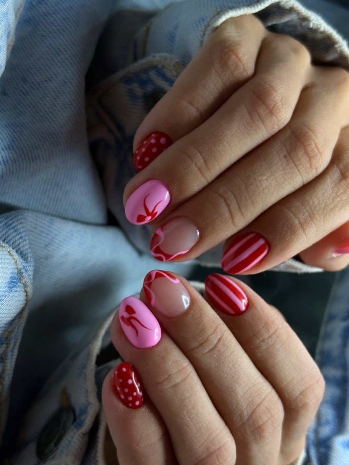 Маникюр с разноцветными полосками: главный яркий дизайн весны