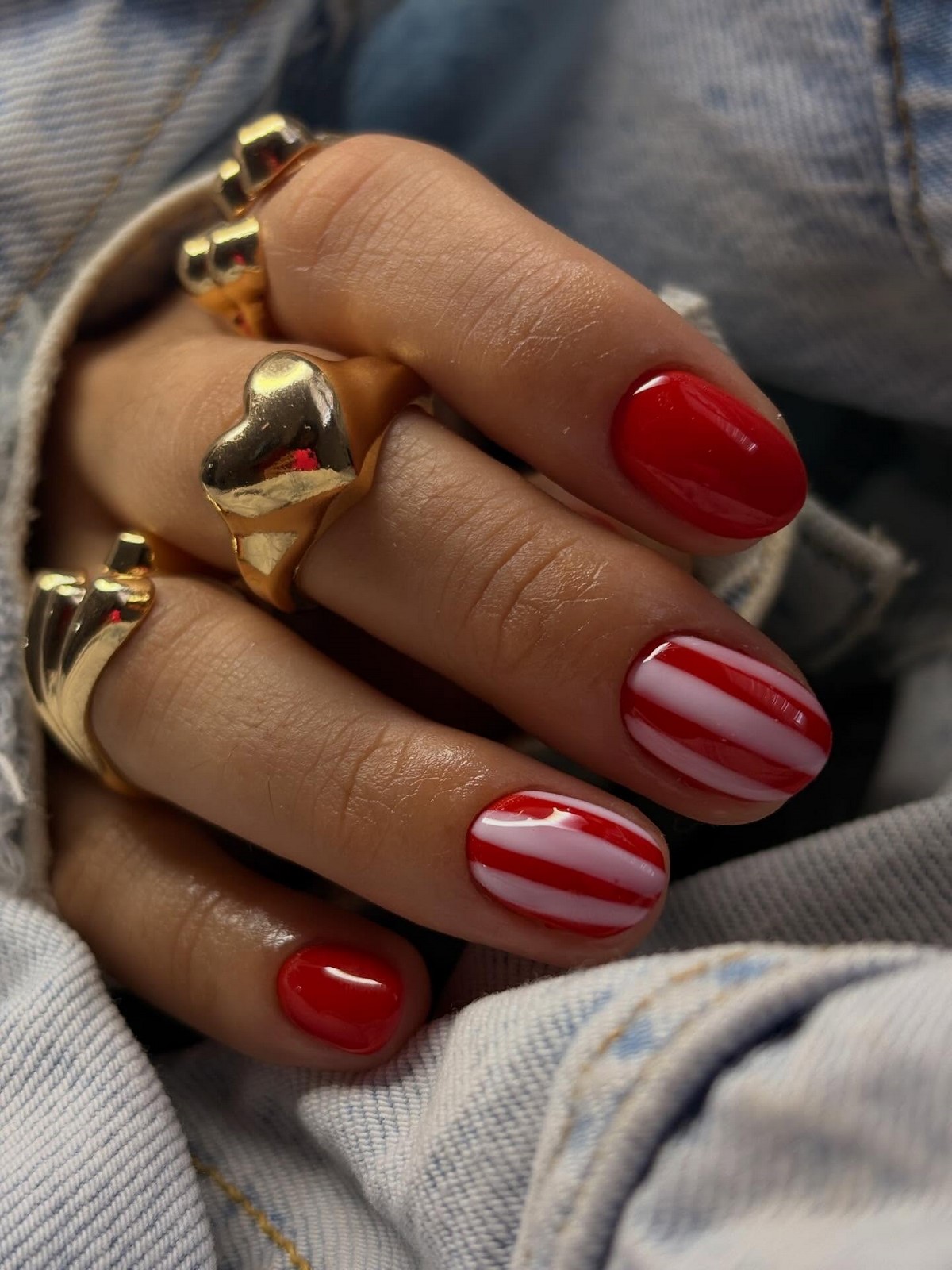 Маникюр с разноцветными полосками: главный яркий дизайн весны