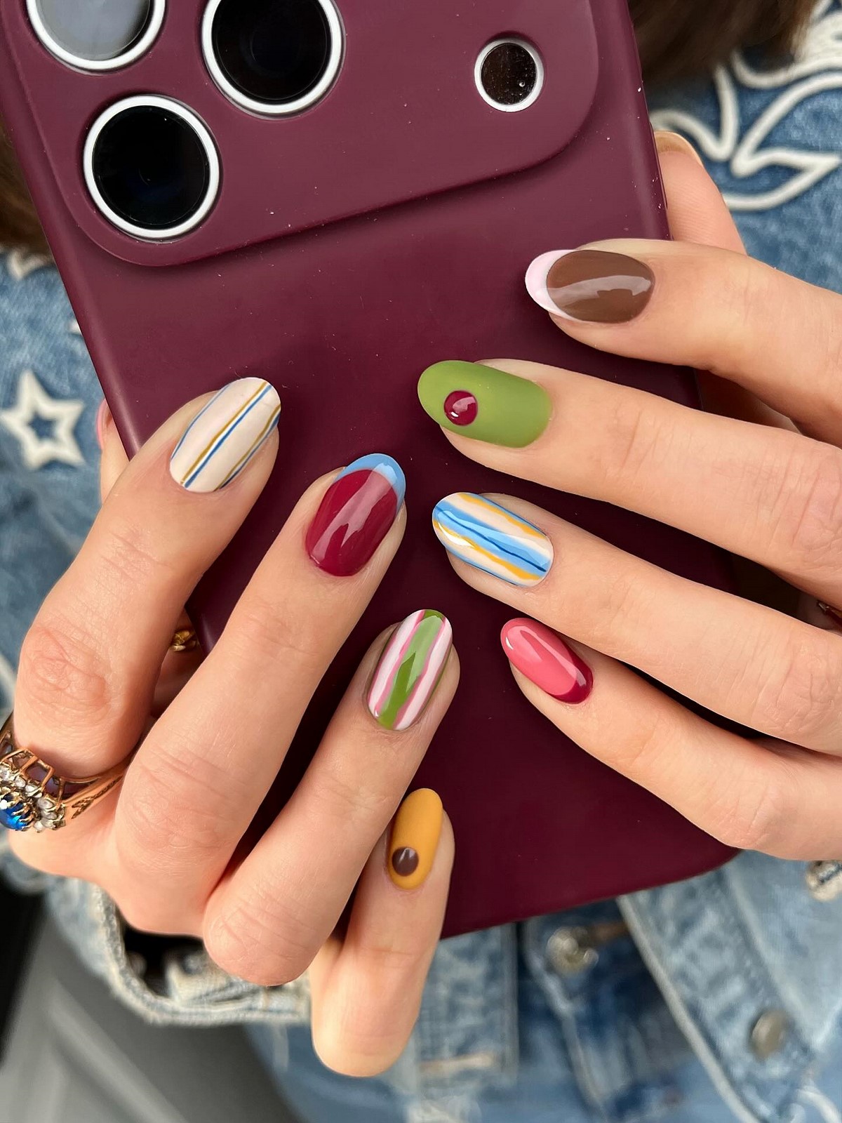 Маникюр с разноцветными полосками: главный яркий дизайн весны