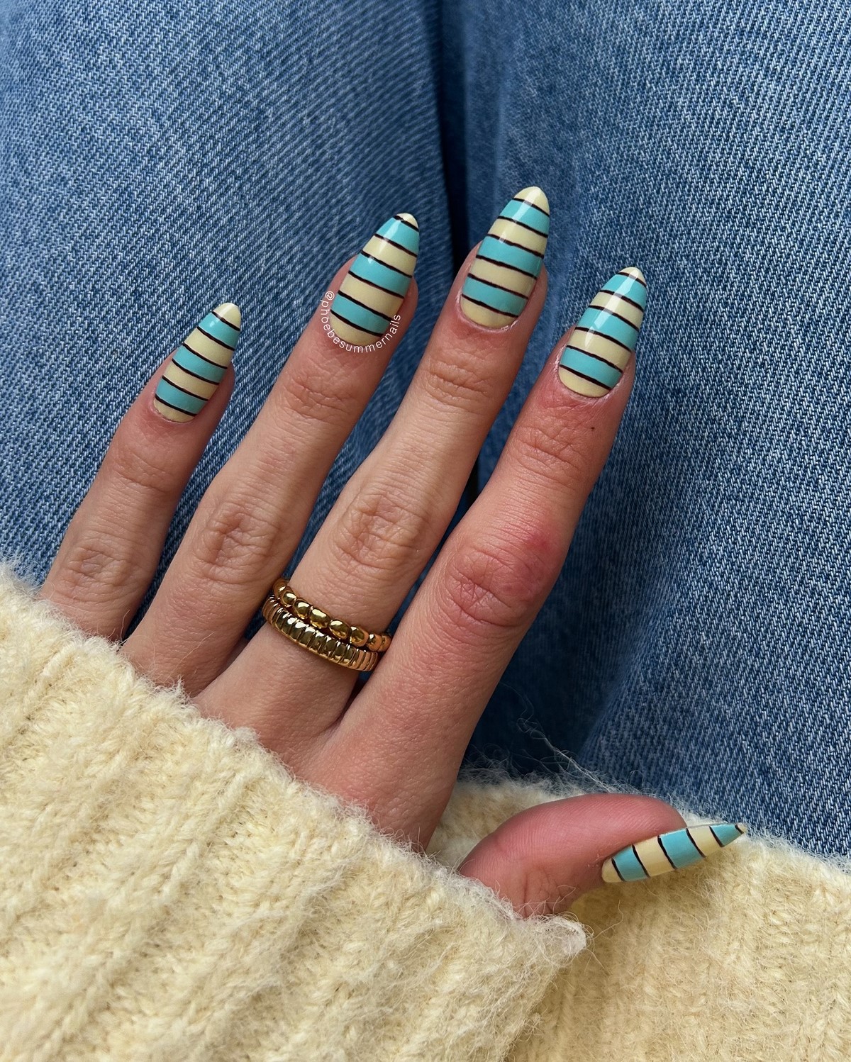 Маникюр с разноцветными полосками: главный яркий дизайн весны