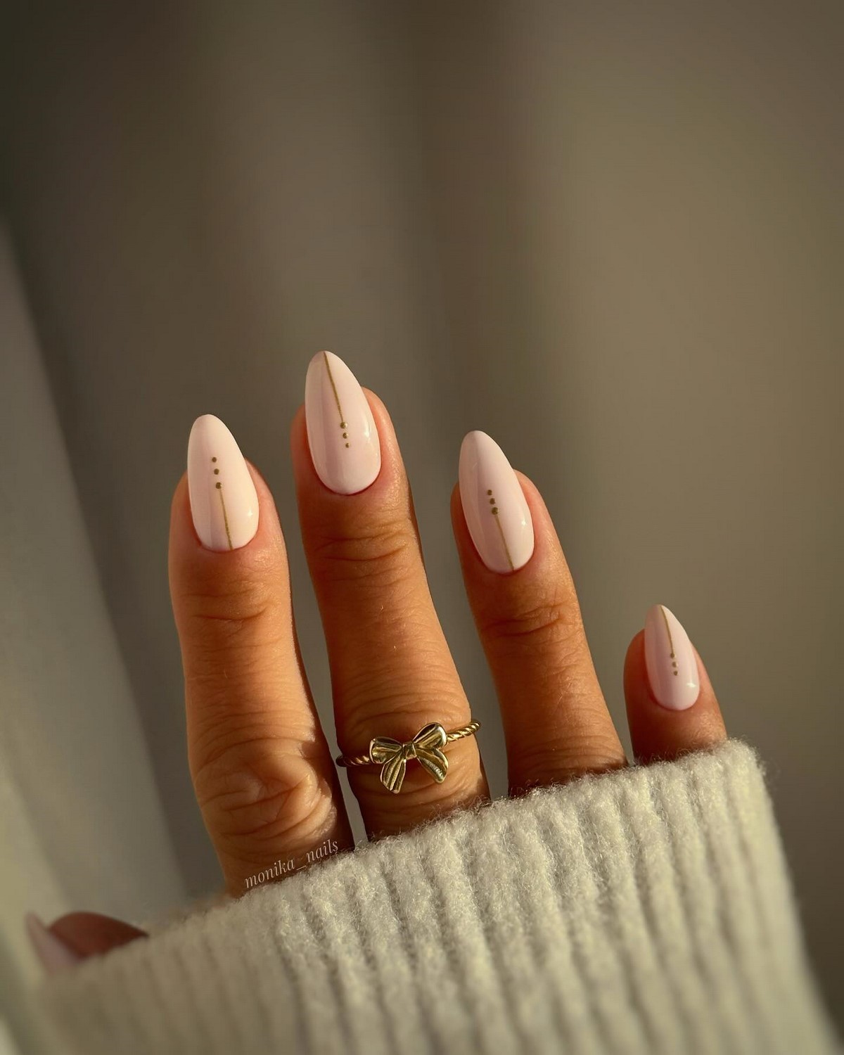 Маникюр с тонкой линией: минималистичный тренд весны 2026