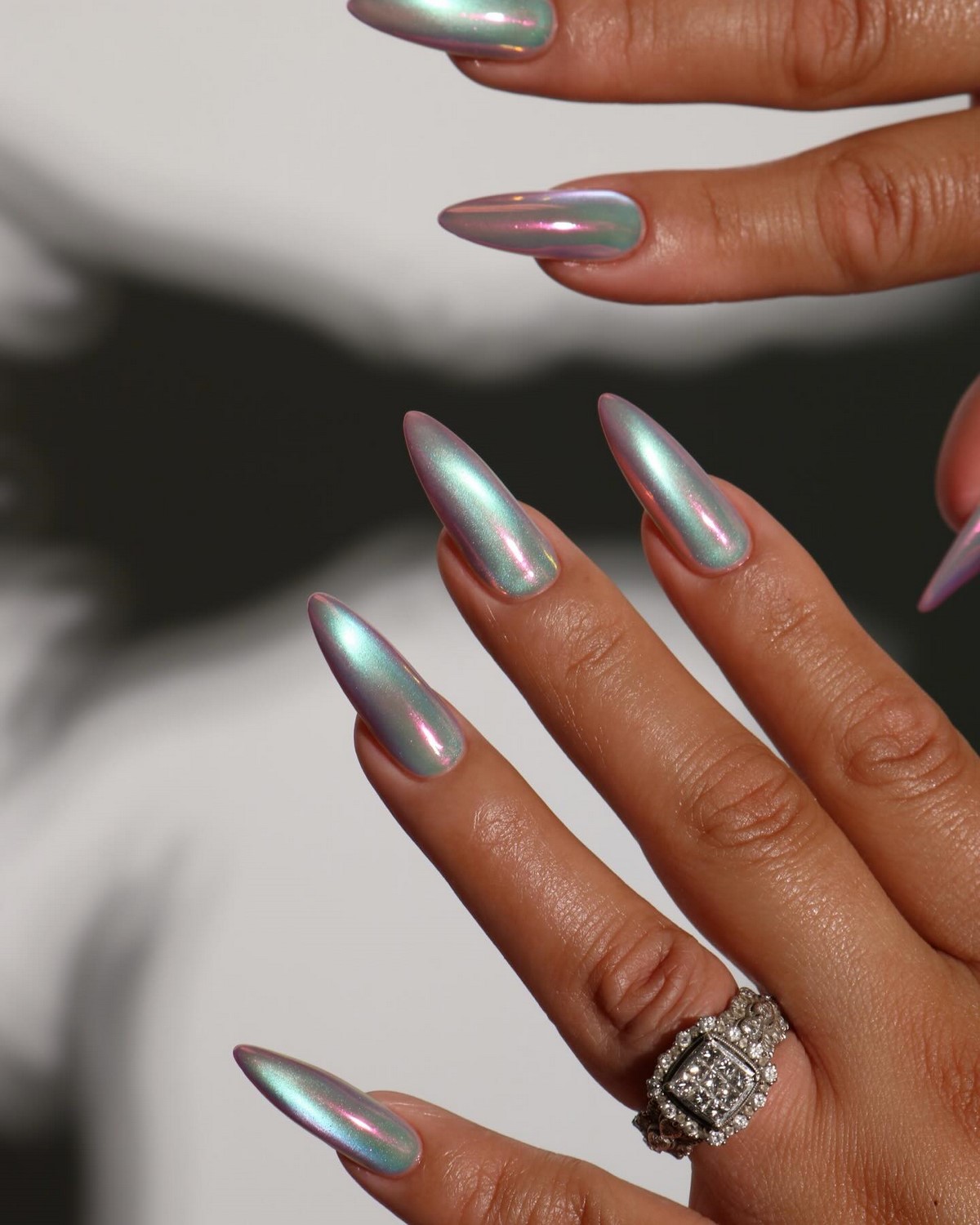Маникюр с влажным эффектом: сияние, которое притягивает взгляд