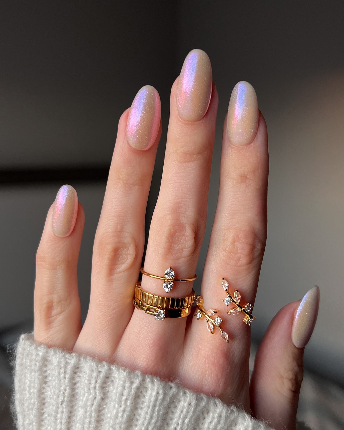 Маникюр с влажным эффектом: сияние, которое притягивает взгляд