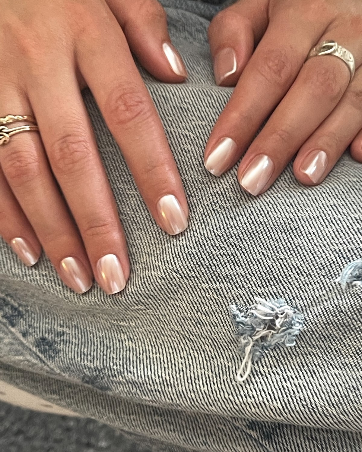 Маникюр с влажным эффектом: сияние, которое притягивает взгляд