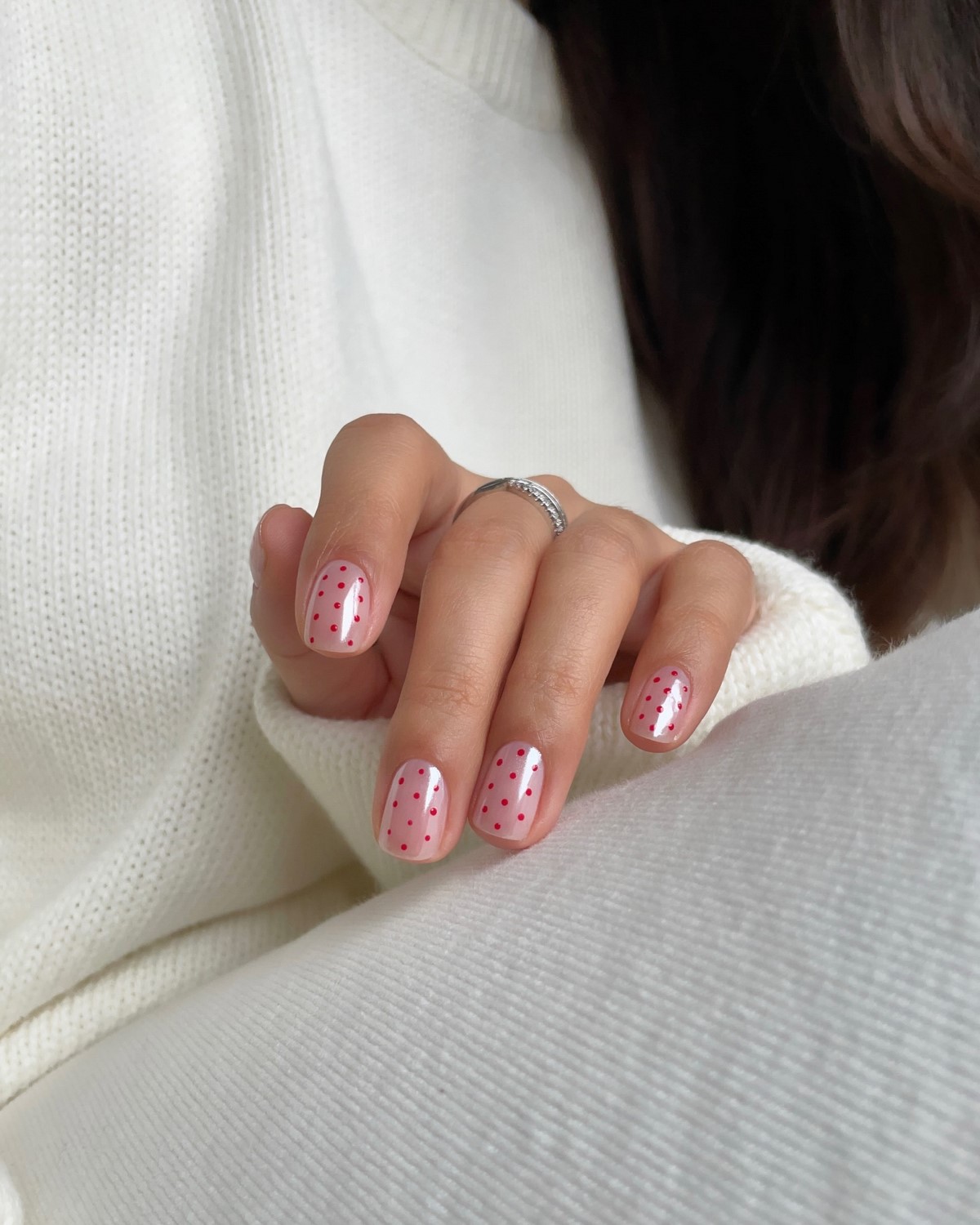 Маникюр с влажным эффектом: сияние, которое притягивает взгляд