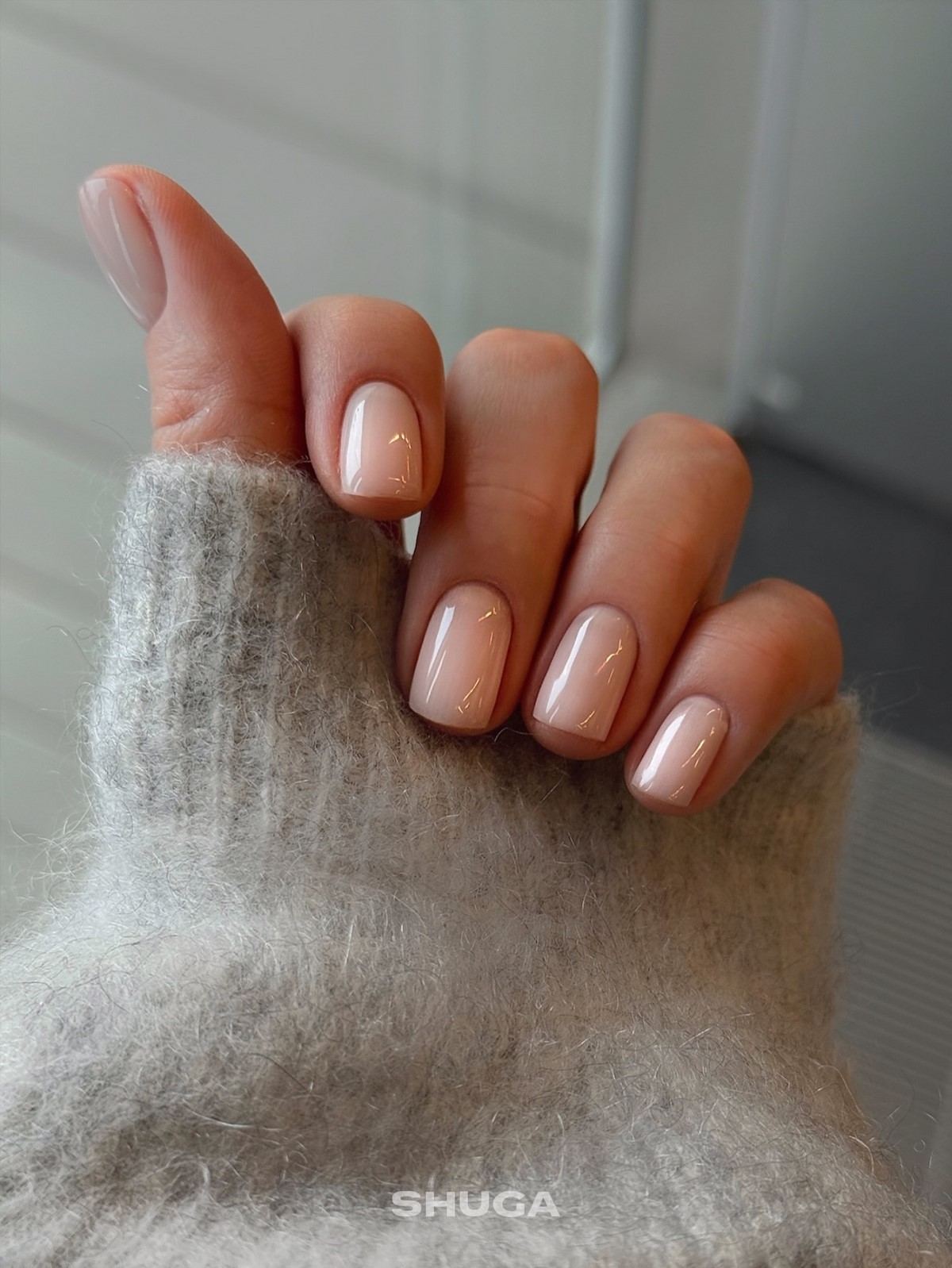 Маникюр с влажным эффектом: сияние, которое притягивает взгляд