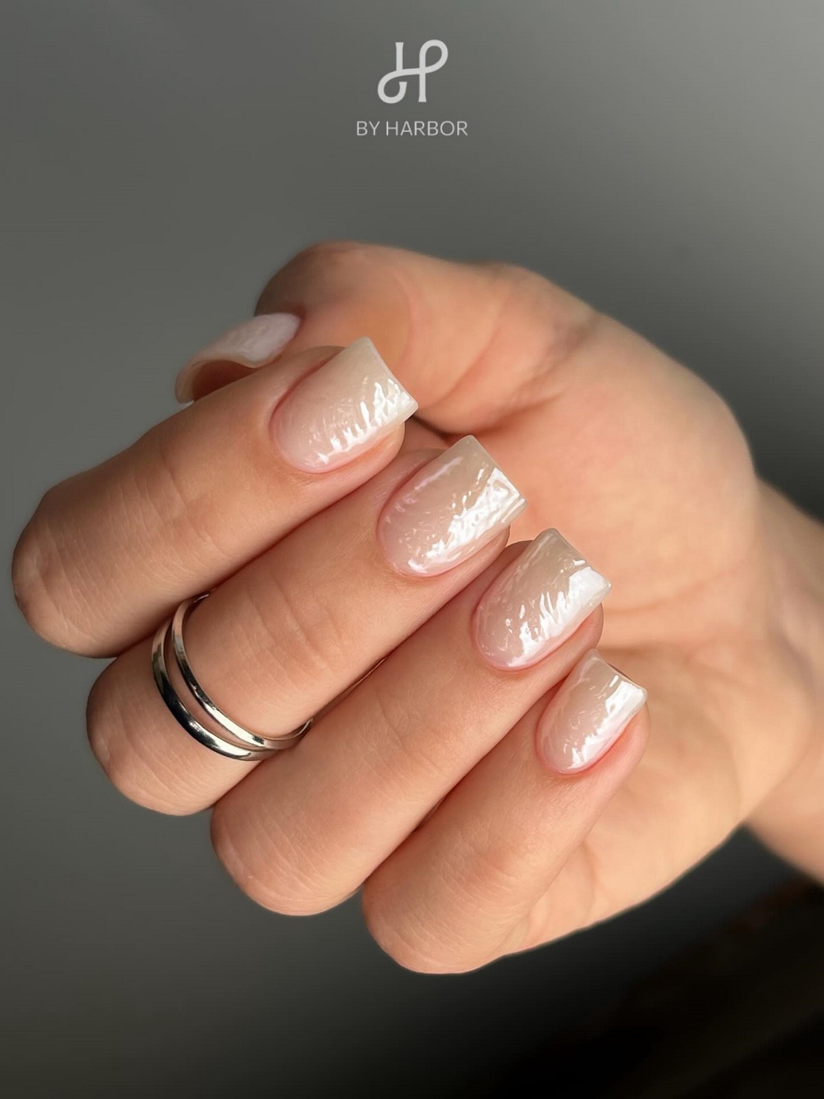 Маникюр в нежных тонах: оттенки, которые освежают руки