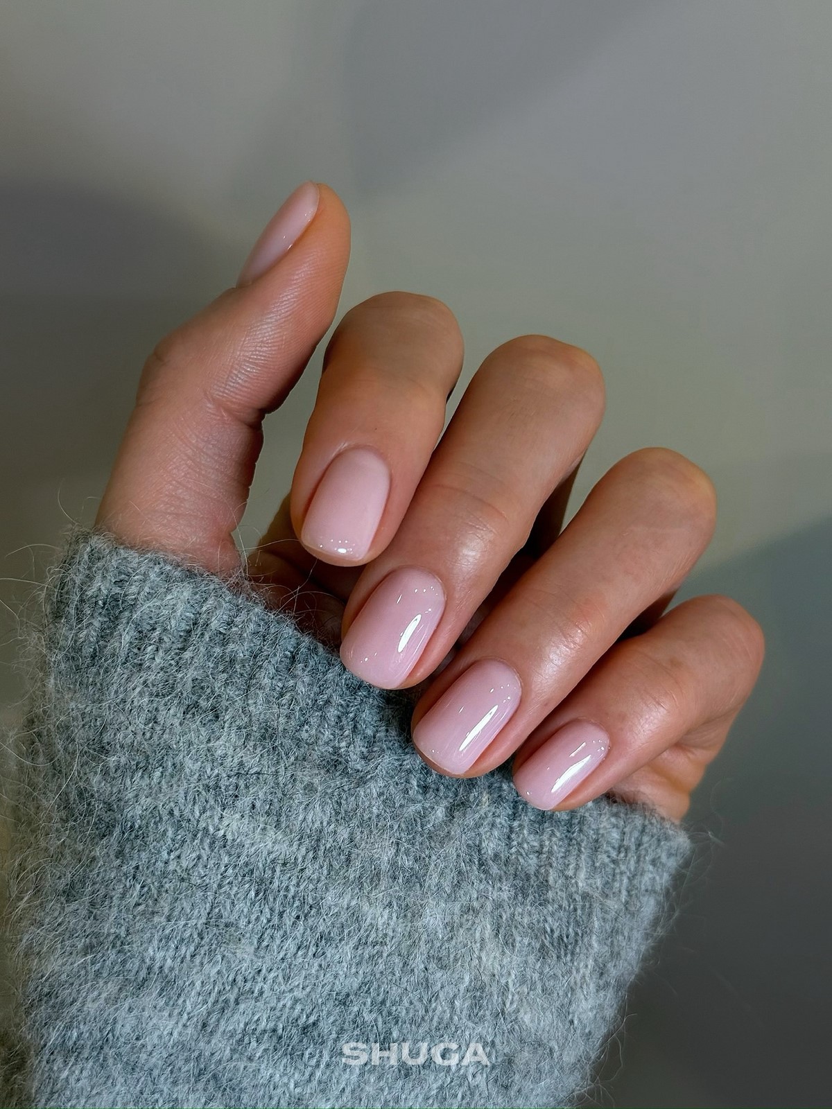 Маникюр в нежных тонах: оттенки, которые освежают руки