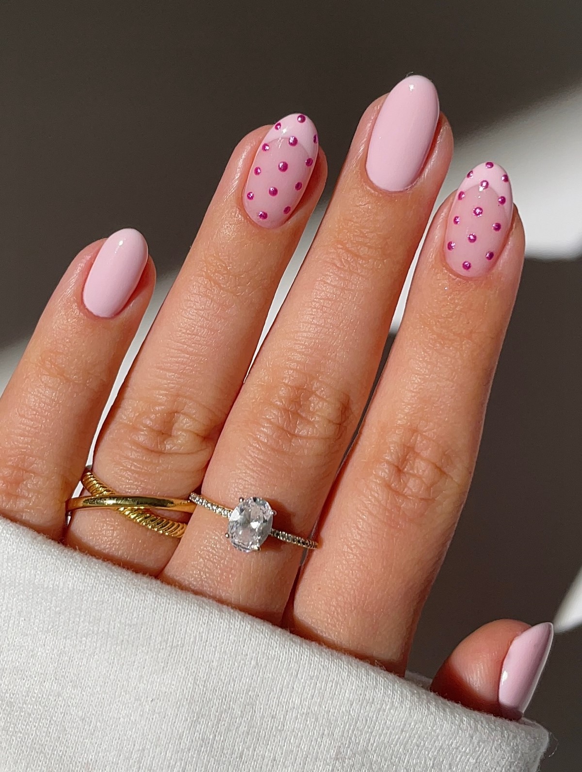 Маникюр в нежных тонах: оттенки, которые освежают руки