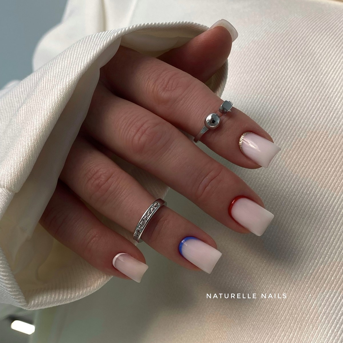 Почему молочный маникюр весной смотрится дороже нюда