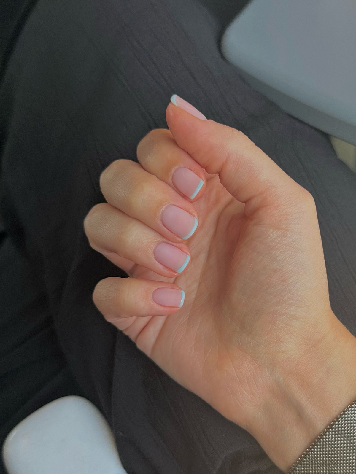 Нежный френч на короткие ногти: минимализм, который выглядит дорого