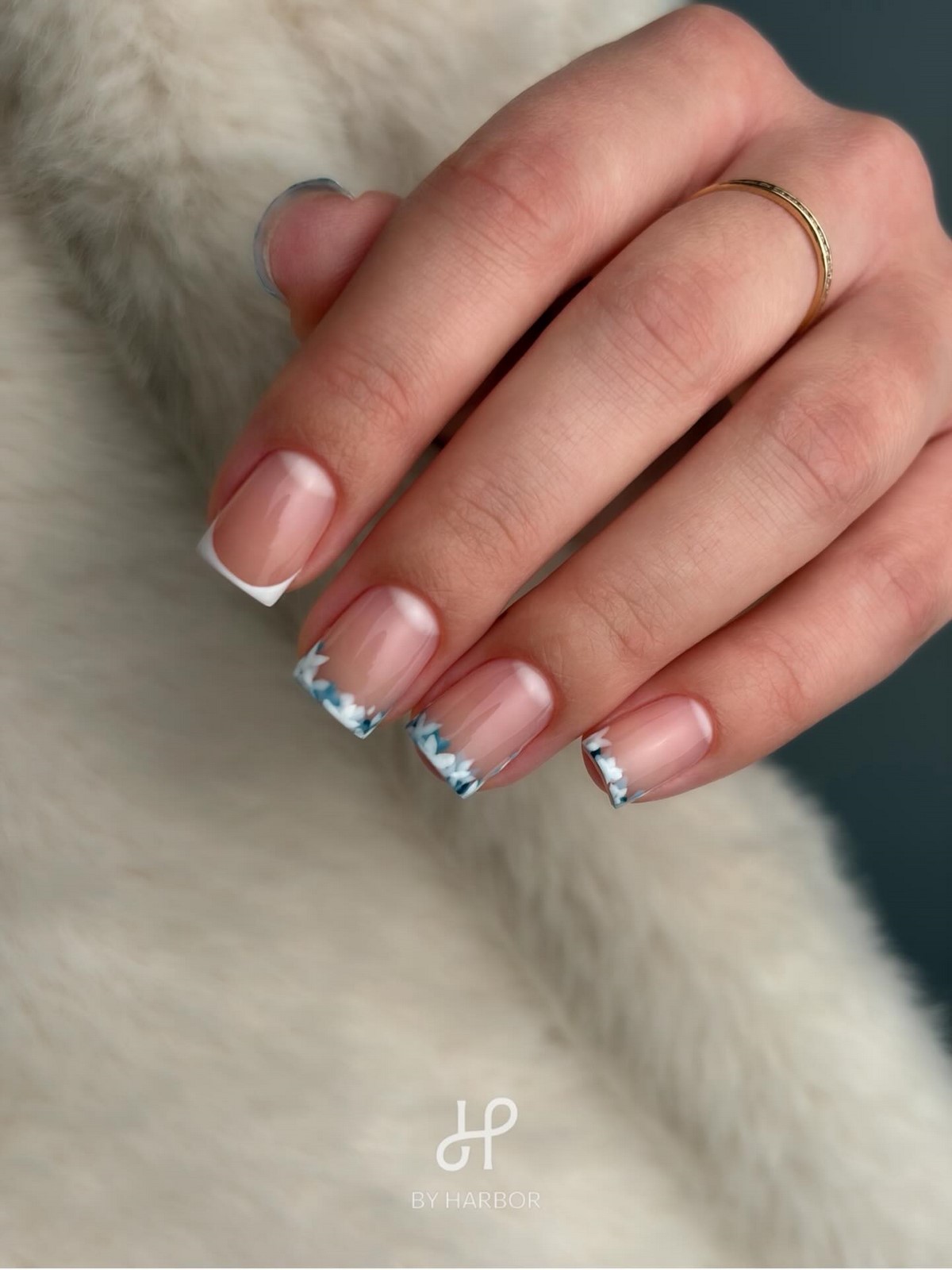 Нежный френч на короткие ногти: минимализм, который выглядит дорого