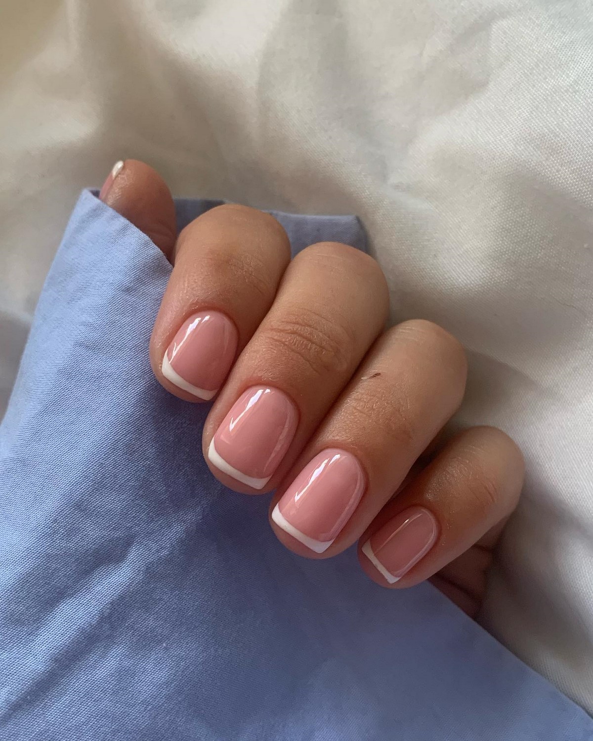 Нежный френч на короткие ногти: минимализм, который выглядит дорого